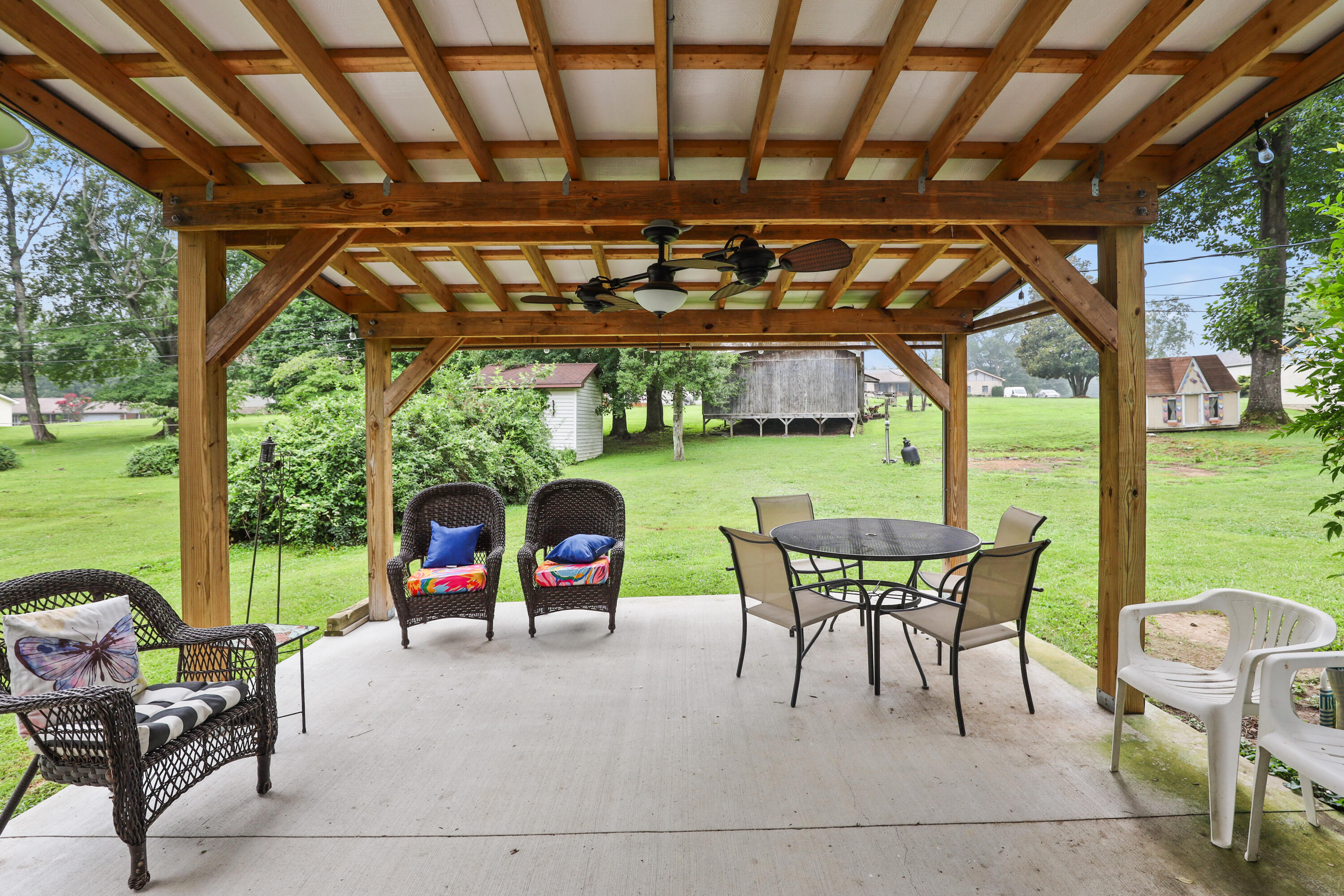 322 Spring Cut Circle Property Photo 22