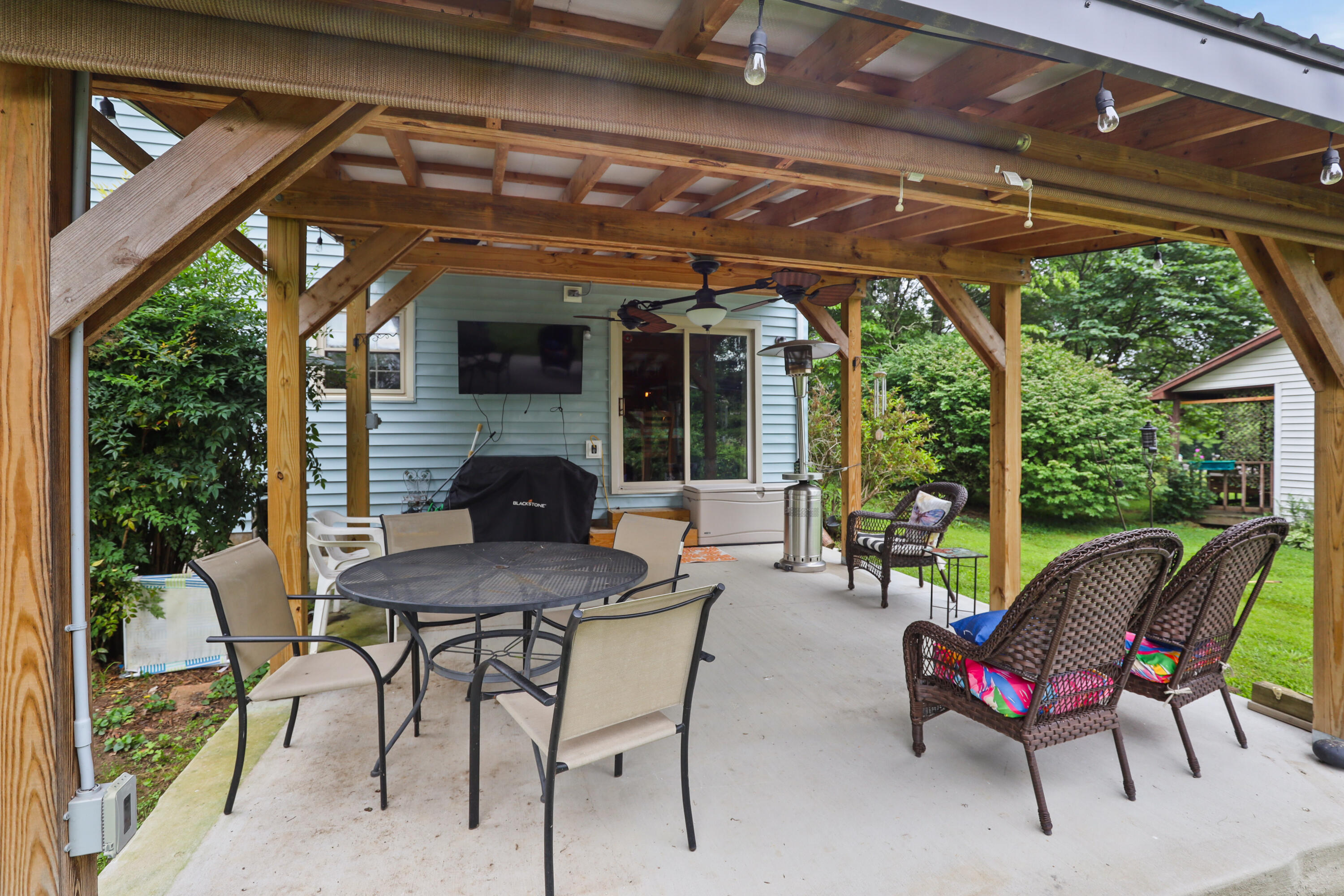 322 Spring Cut Circle Property Photo 23