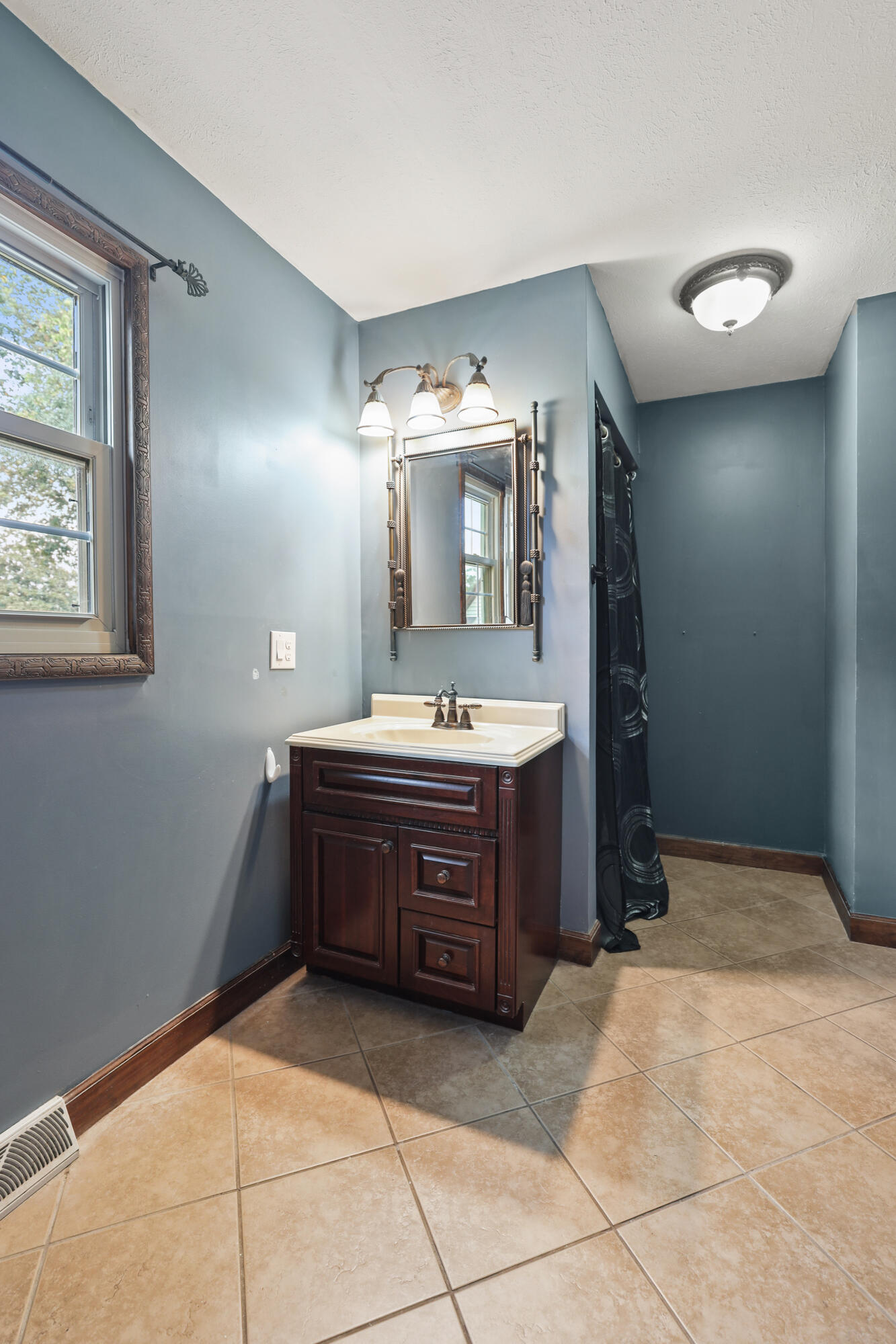 322 Spring Cut Circle Property Photo 23