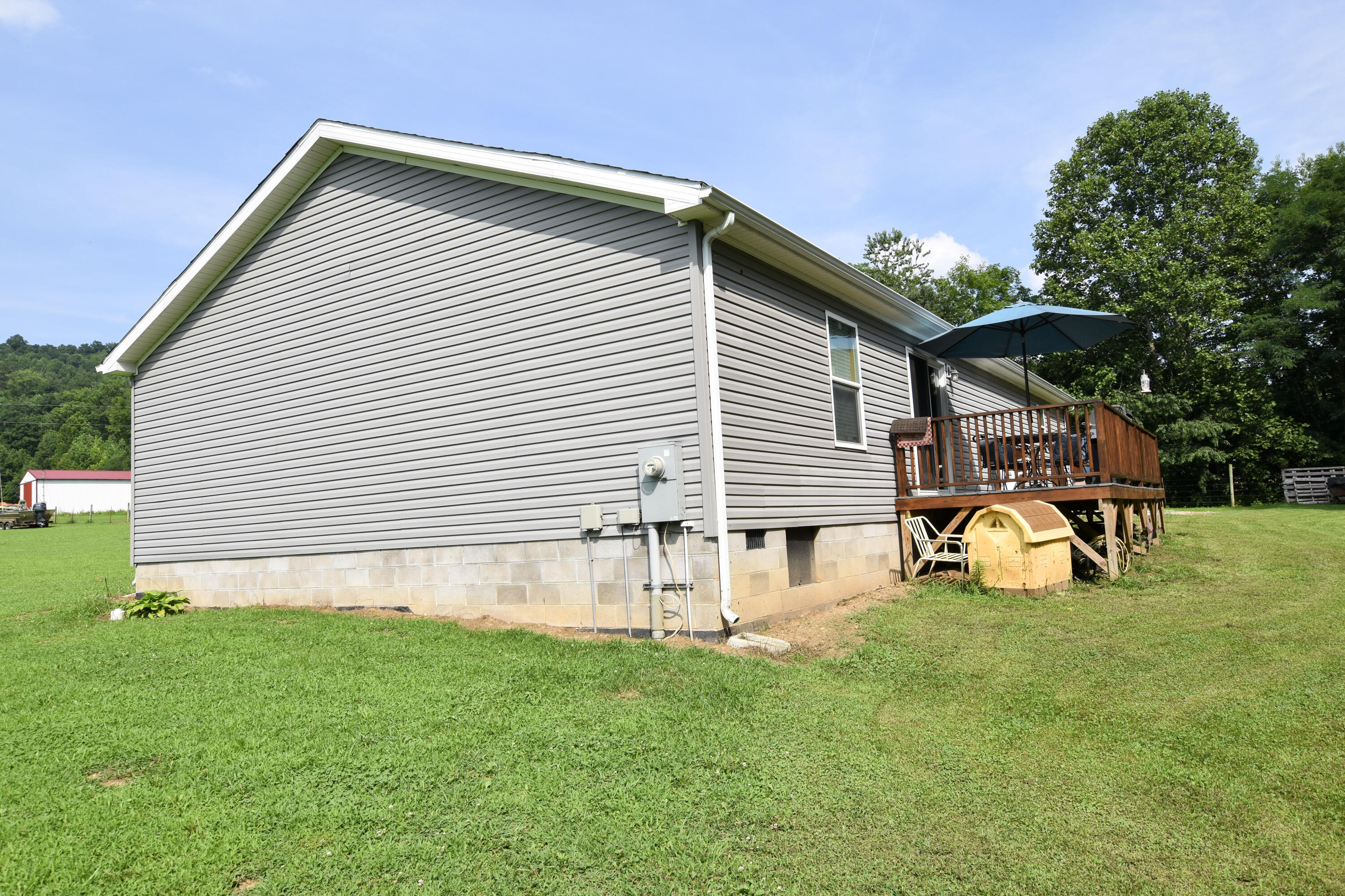 444 May Hollow Road Property Photo 5