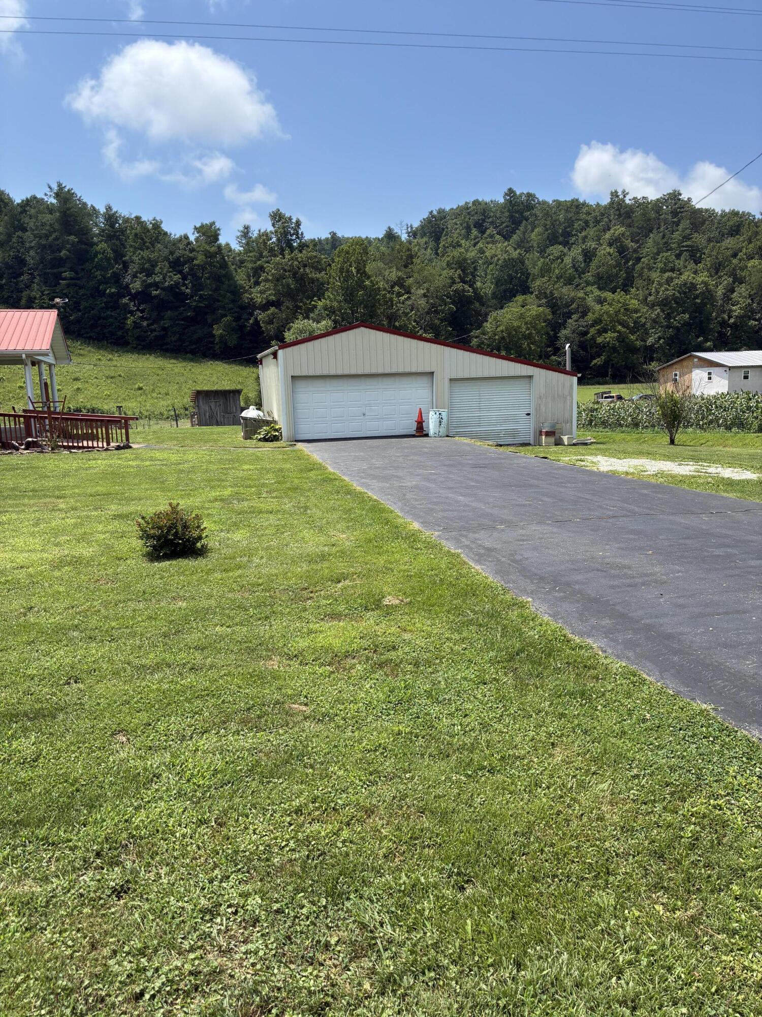 1183 Hwy 2027 Property Photo 2