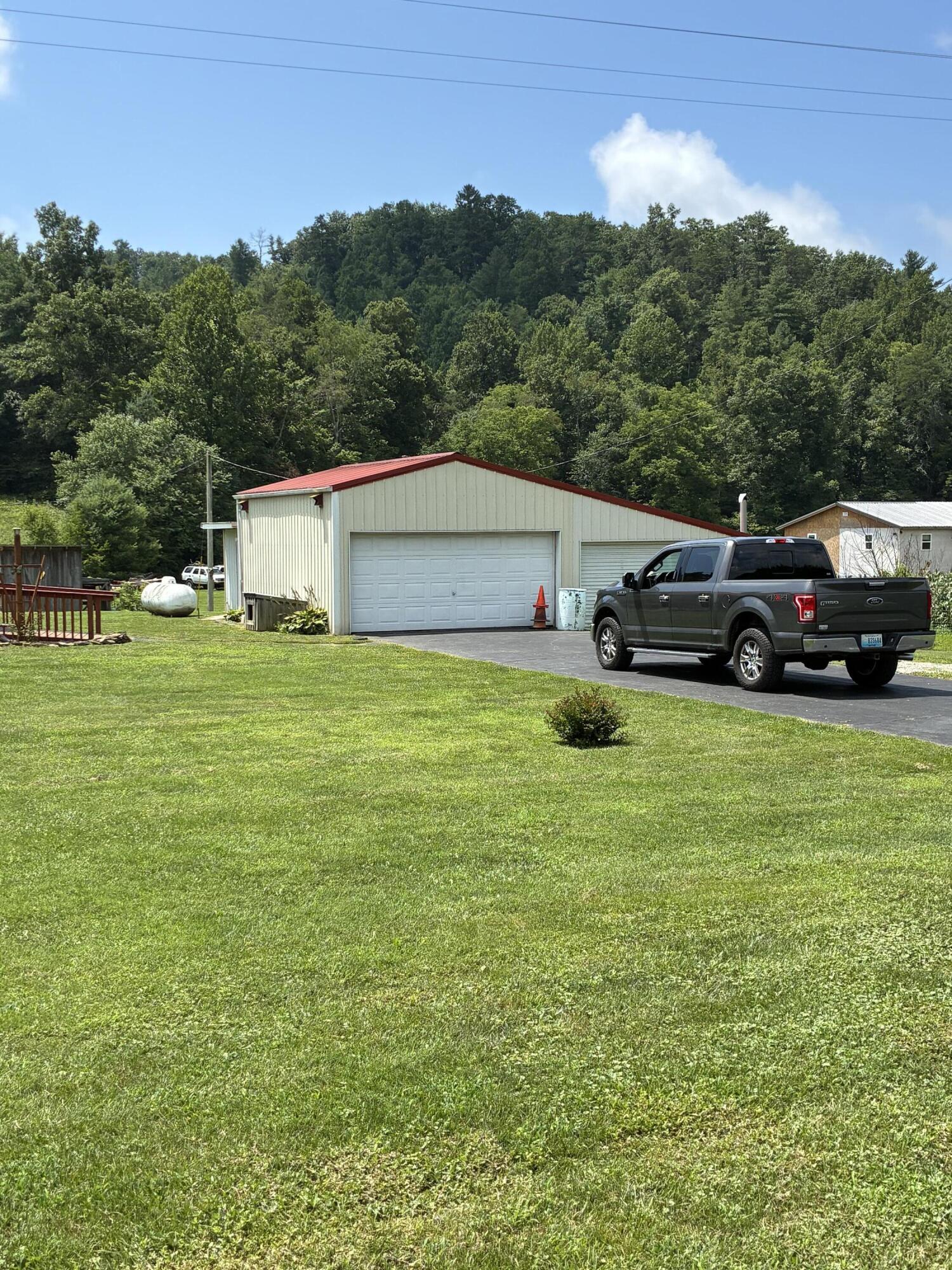 1183 Hwy 2027 Property Photo 3