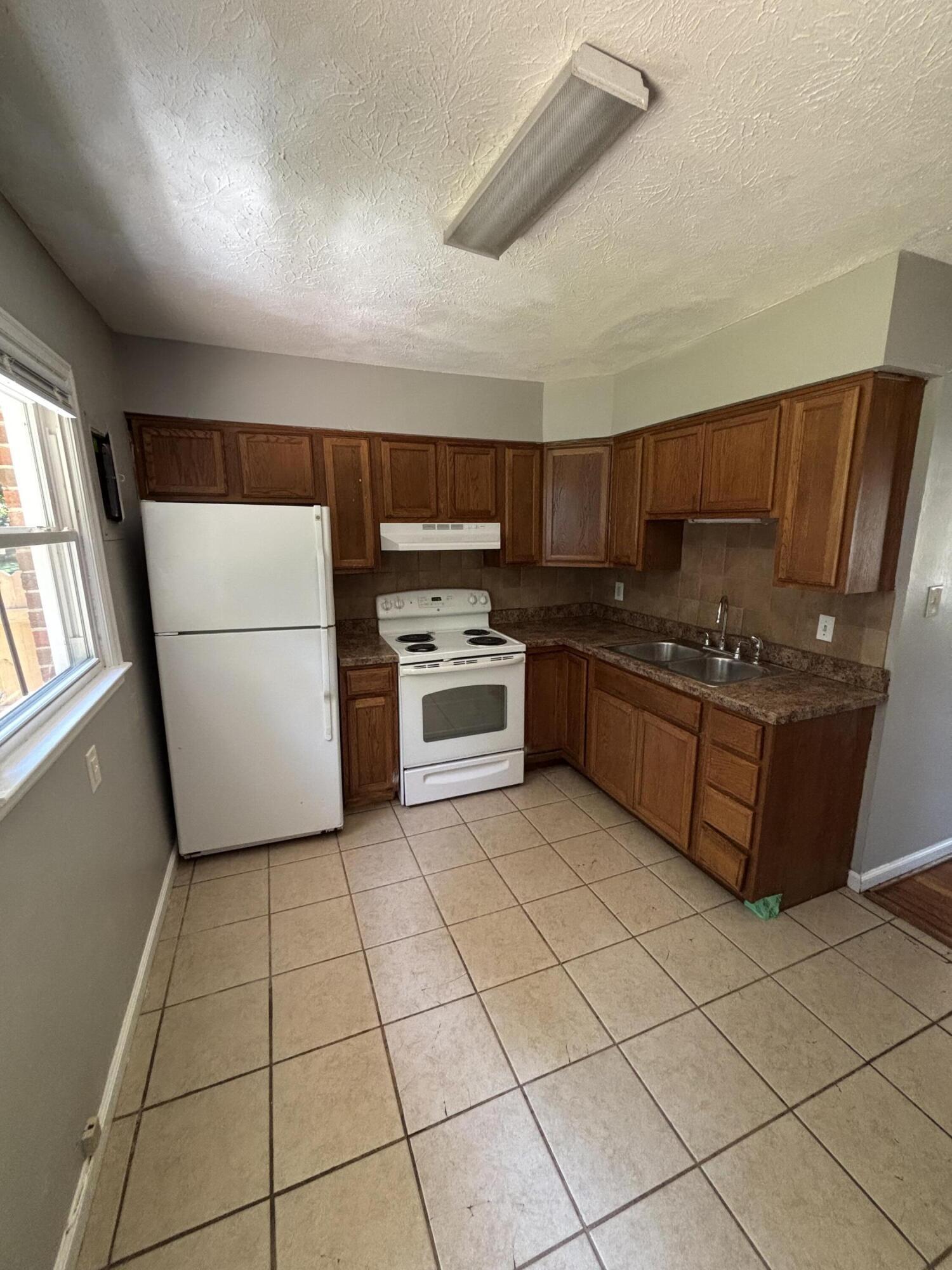 613 Anniston Dr Drive Property Photo 3
