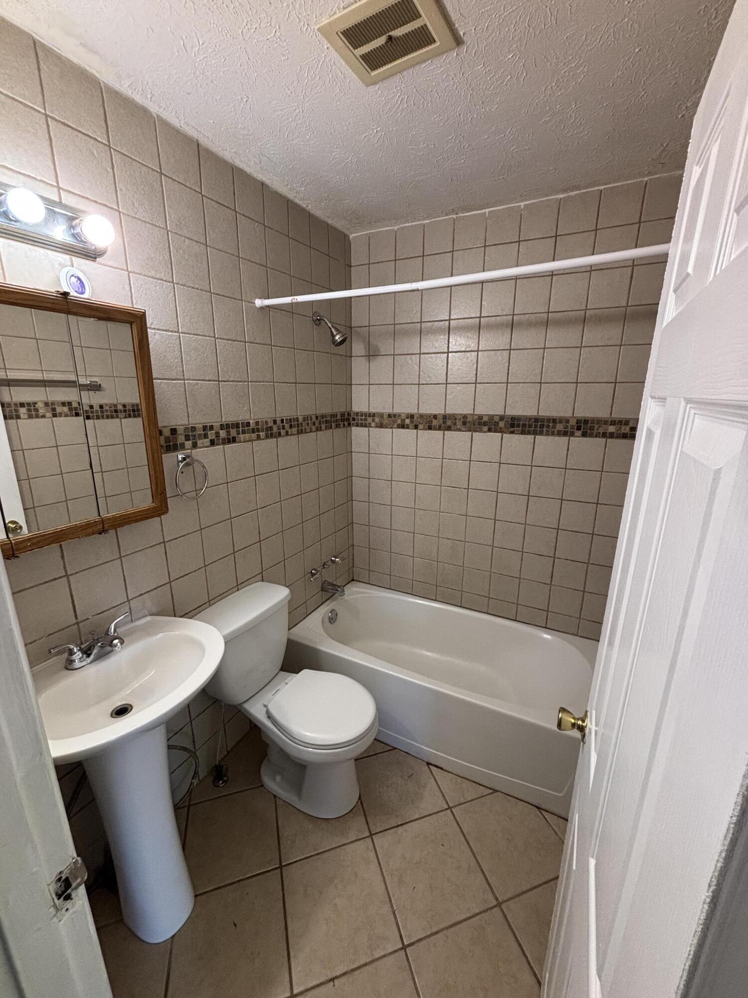 613 Anniston Dr Drive Property Photo 4
