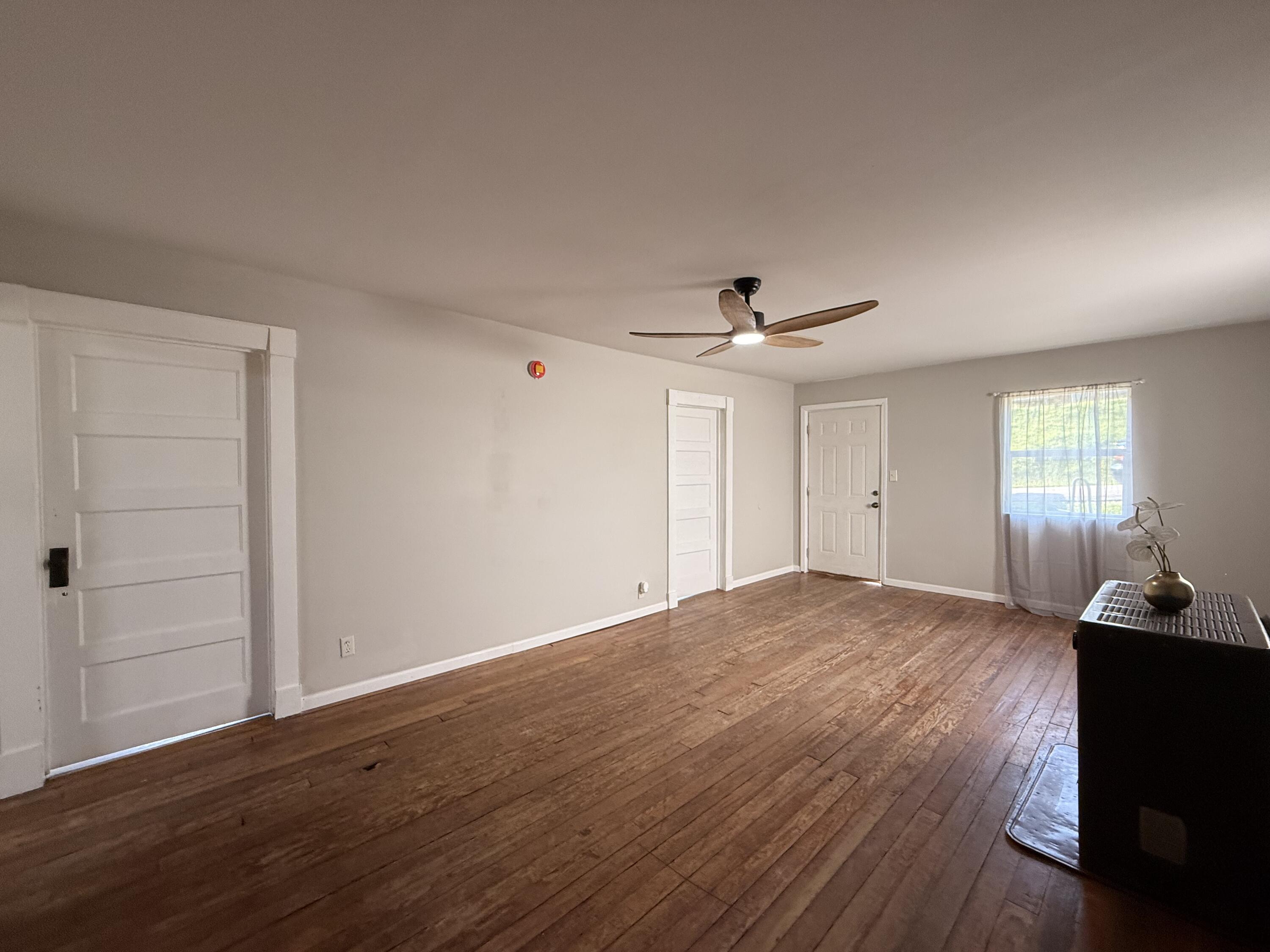 413 W 15th Street Property Photo 13