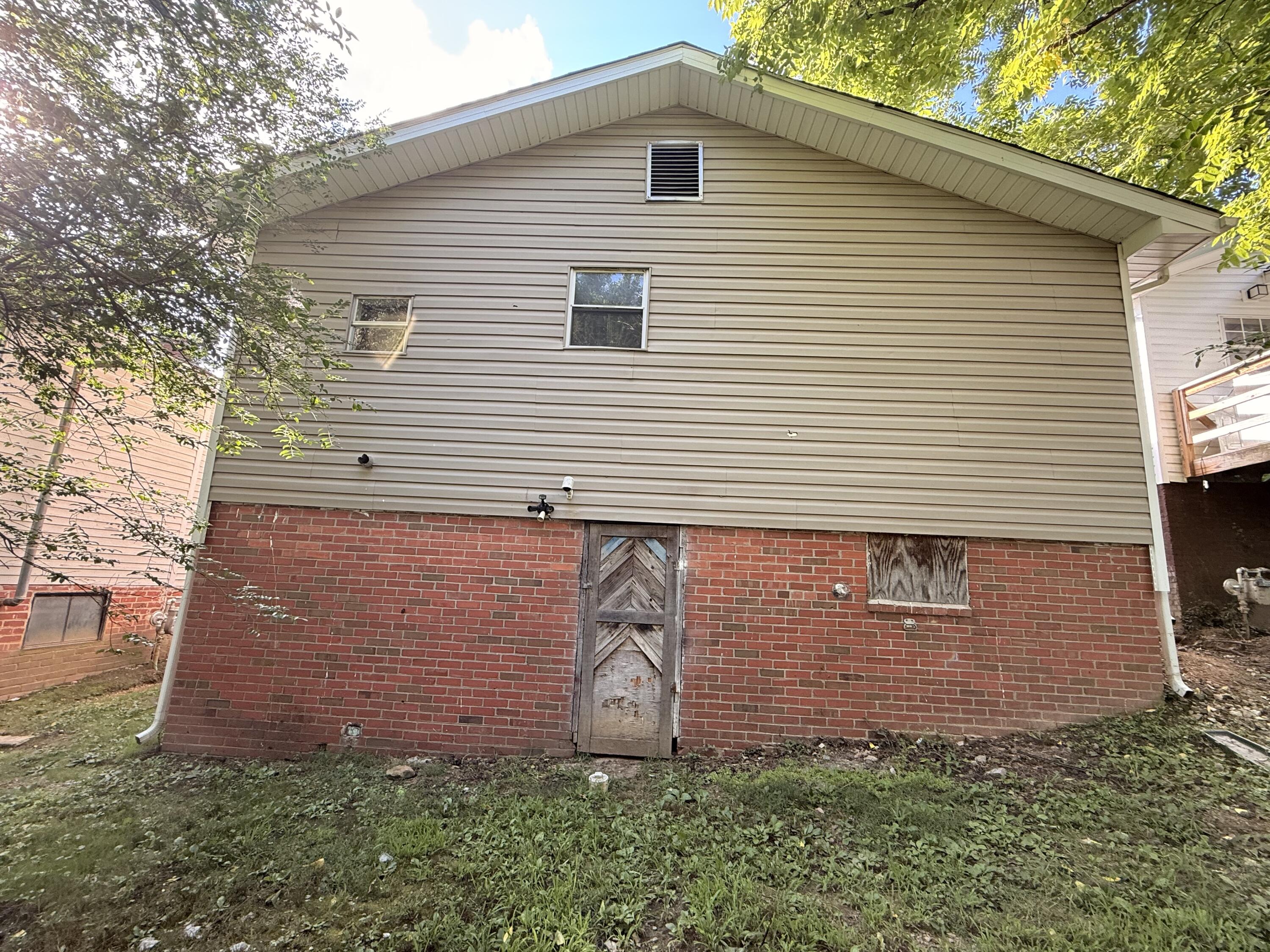 413 W 15th Street Property Photo 19