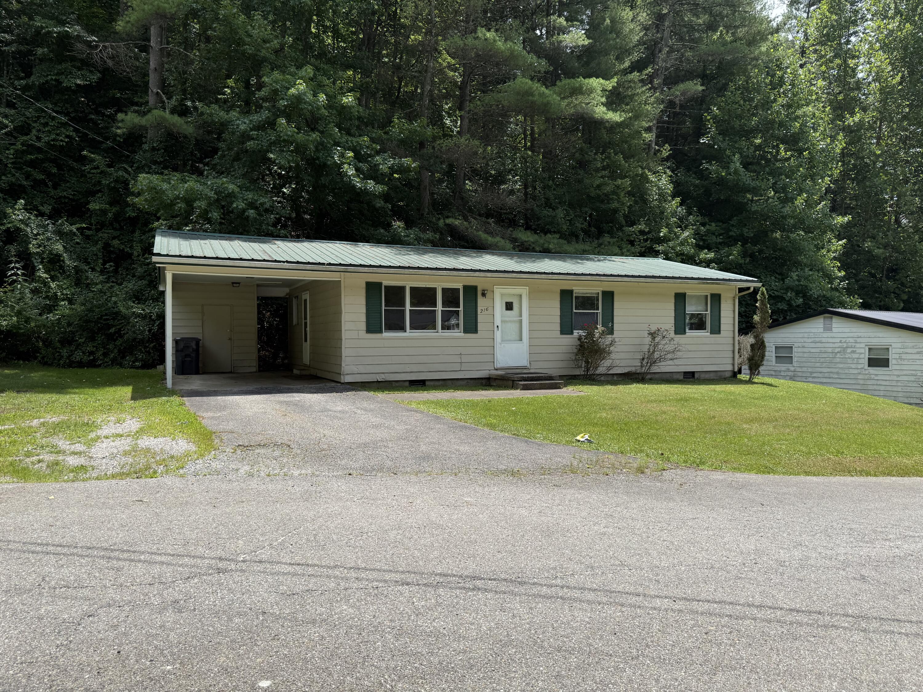 216 McClure Circle Property Photo 1