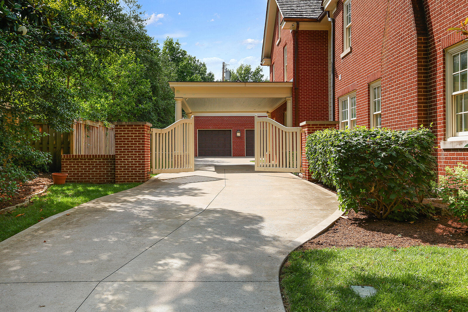 1231 Eldemere Road Property Photo 5
