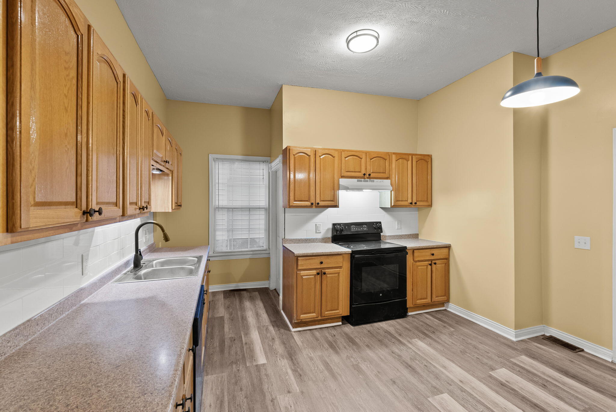 26019347 Property Photo 10