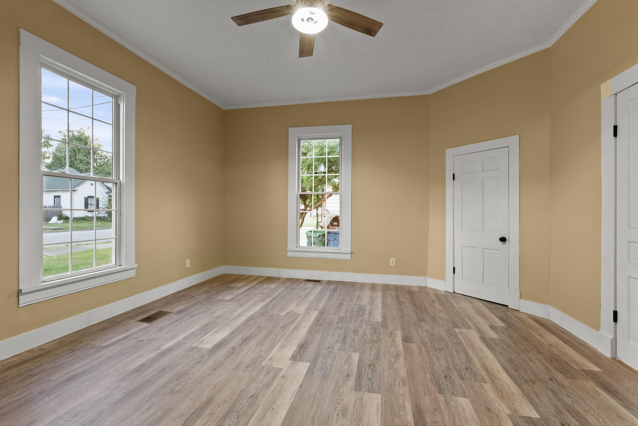 26019347 Property Photo 14