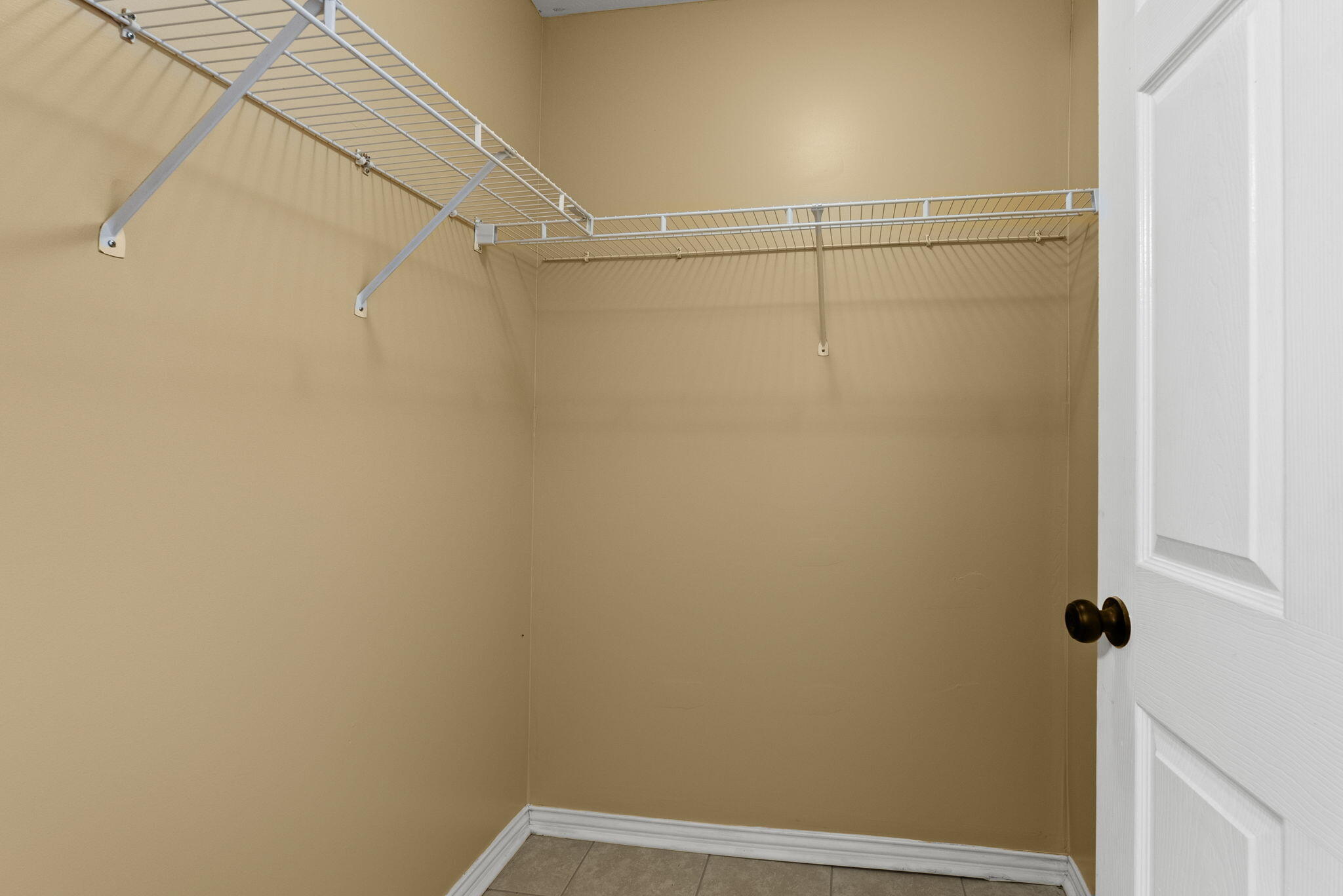 26019347 Property Photo 17