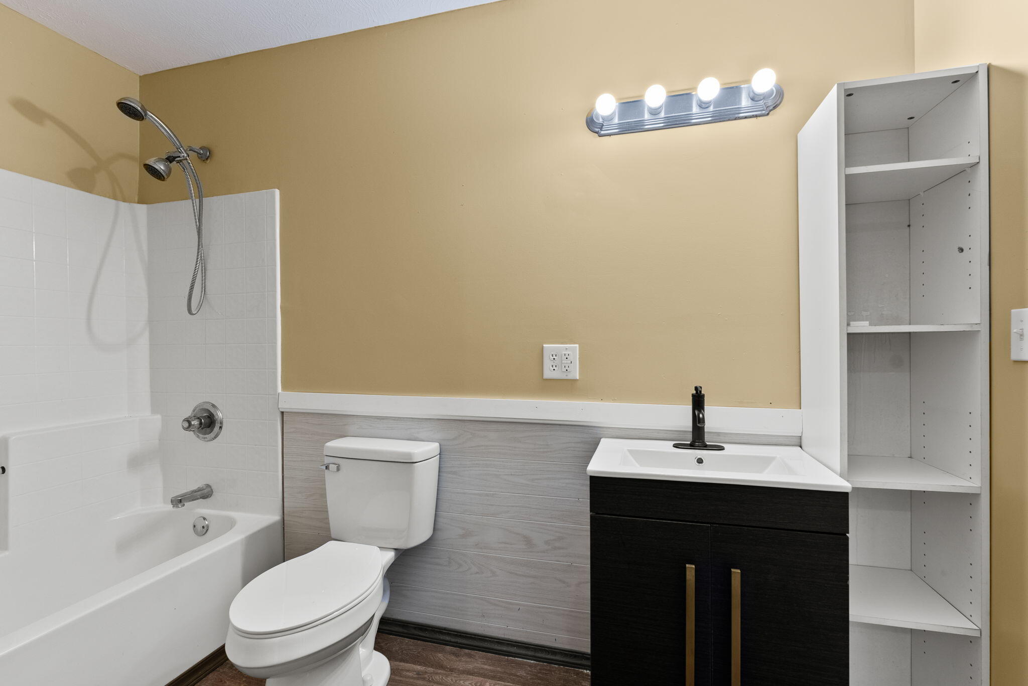 26019347 Property Photo 18