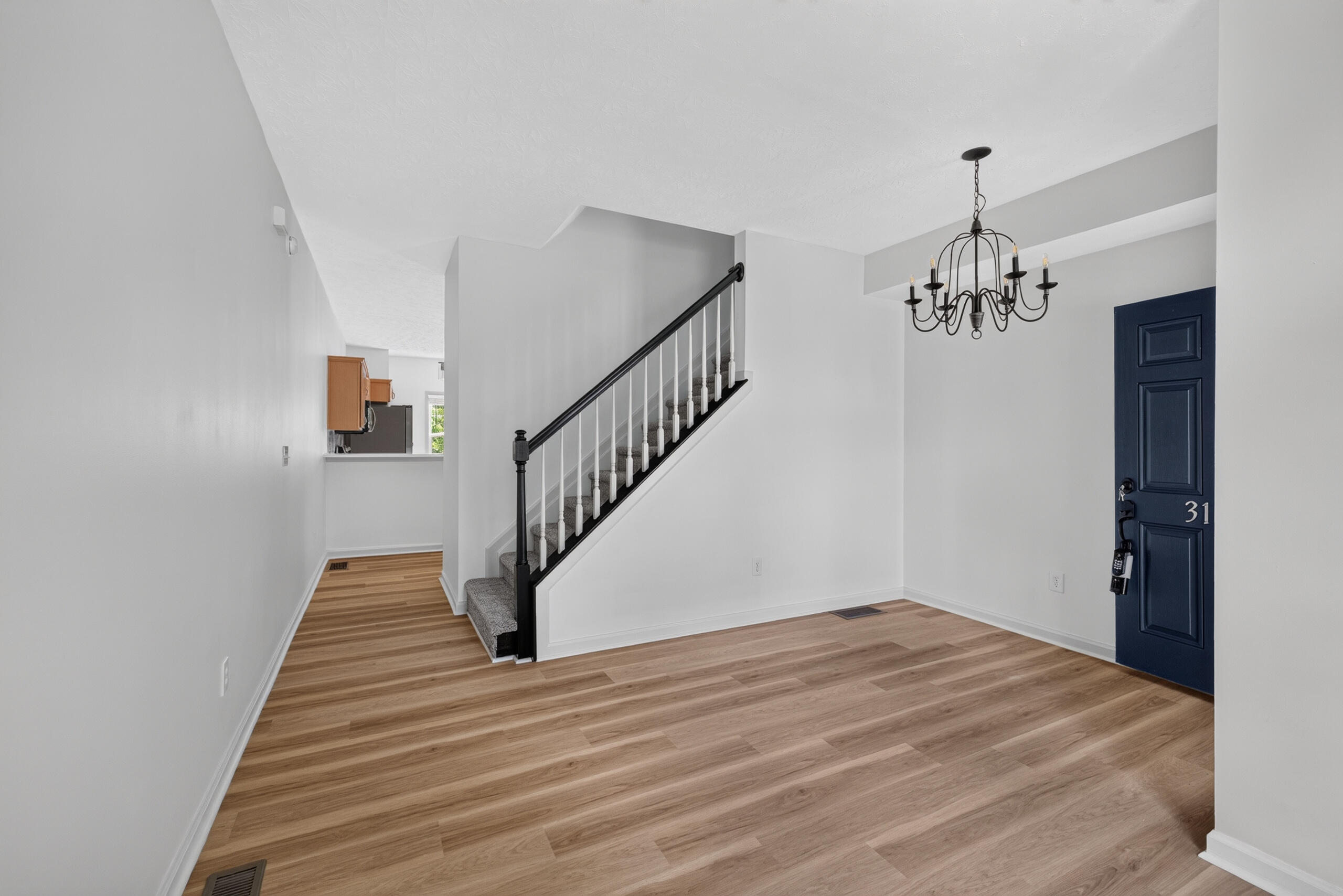 3136 Roundway Down Lane Property Photo 3