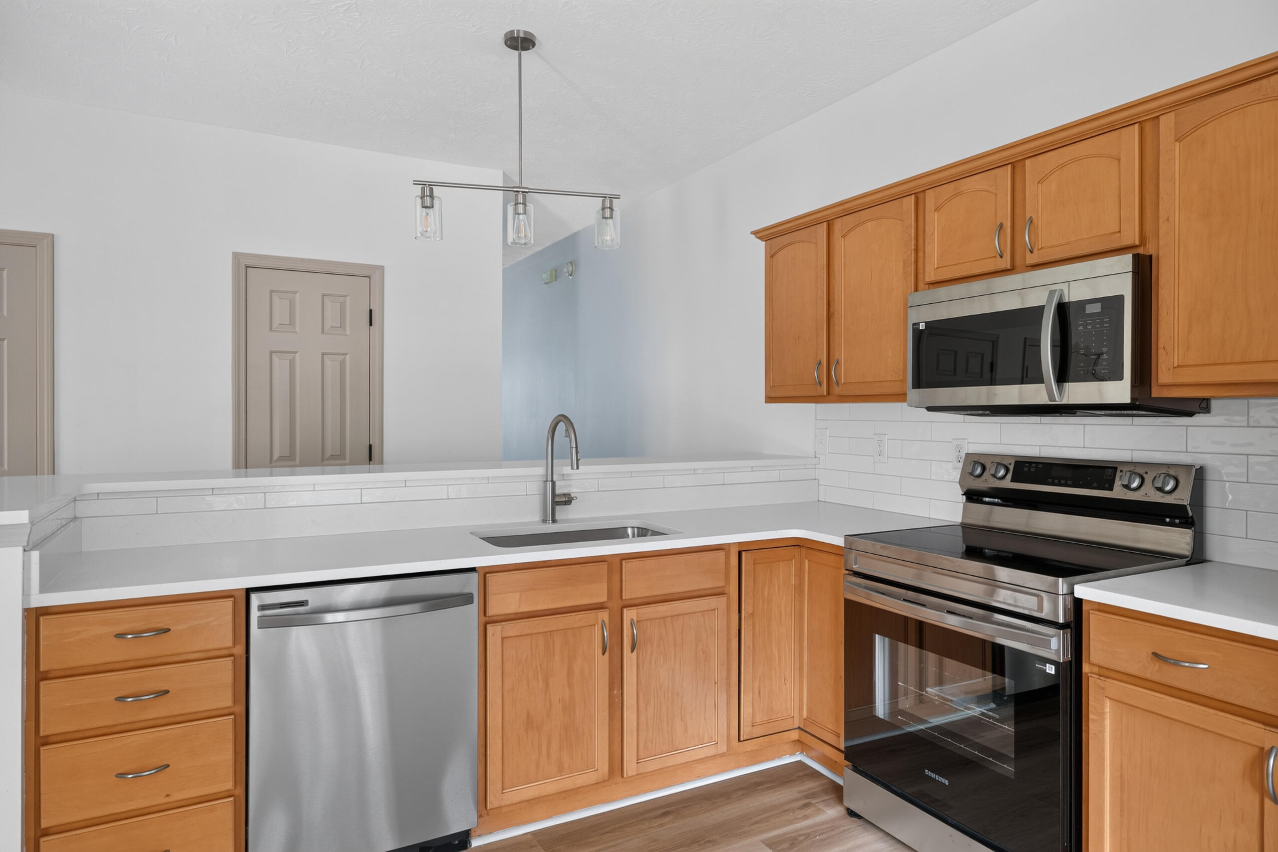 3136 Roundway Down Lane Property Photo 6