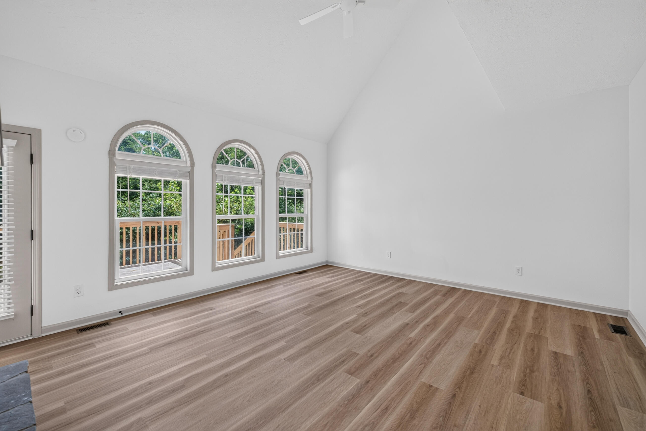 3136 Roundway Down Lane Property Photo 10