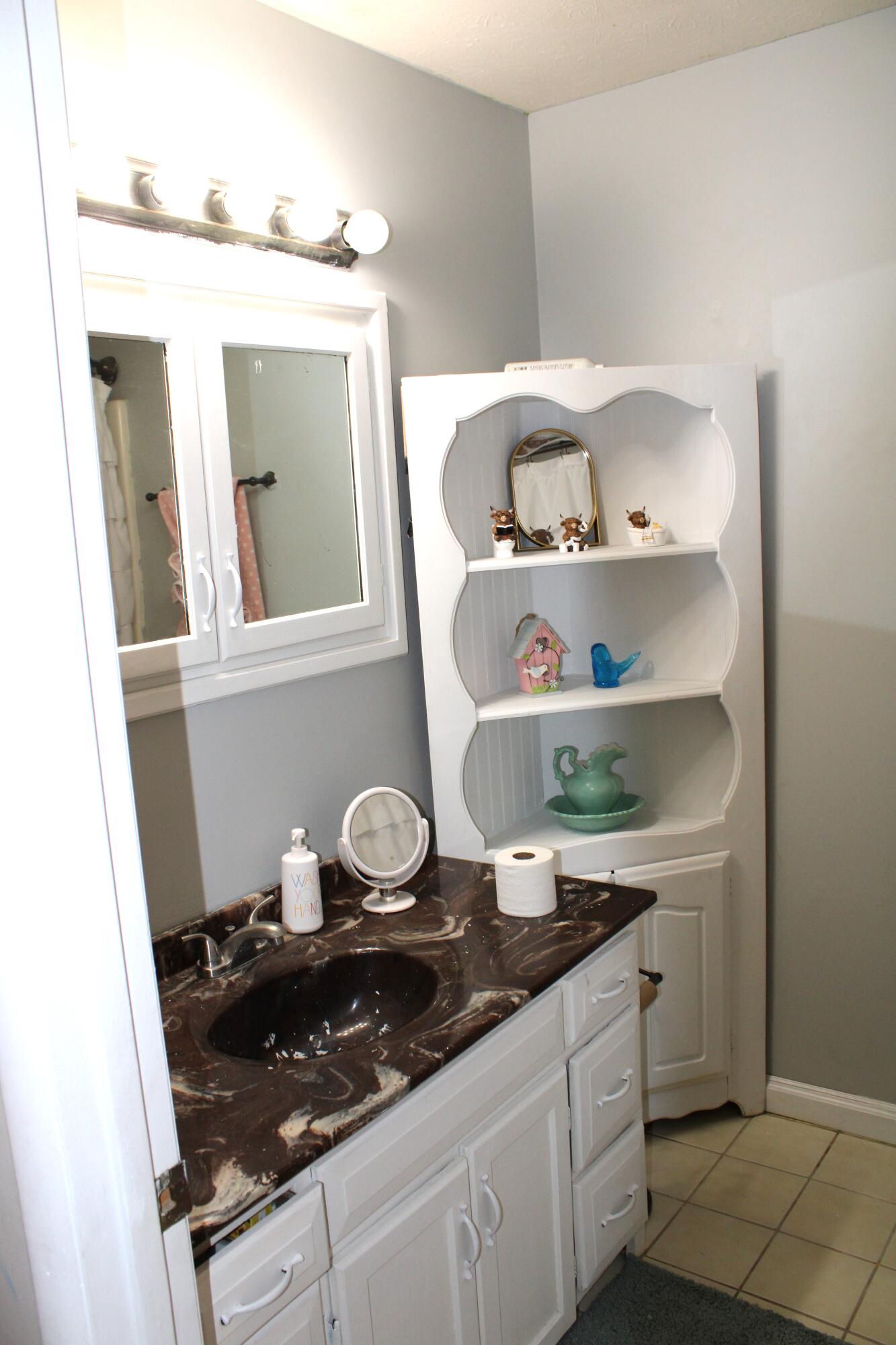 460 Combs Circle Property Photo 6