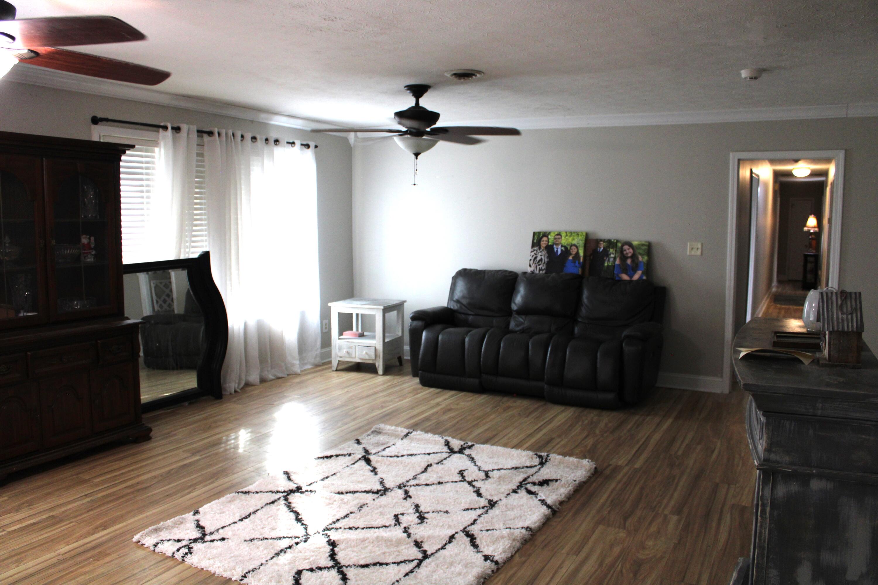 460 Combs Circle Property Photo 8