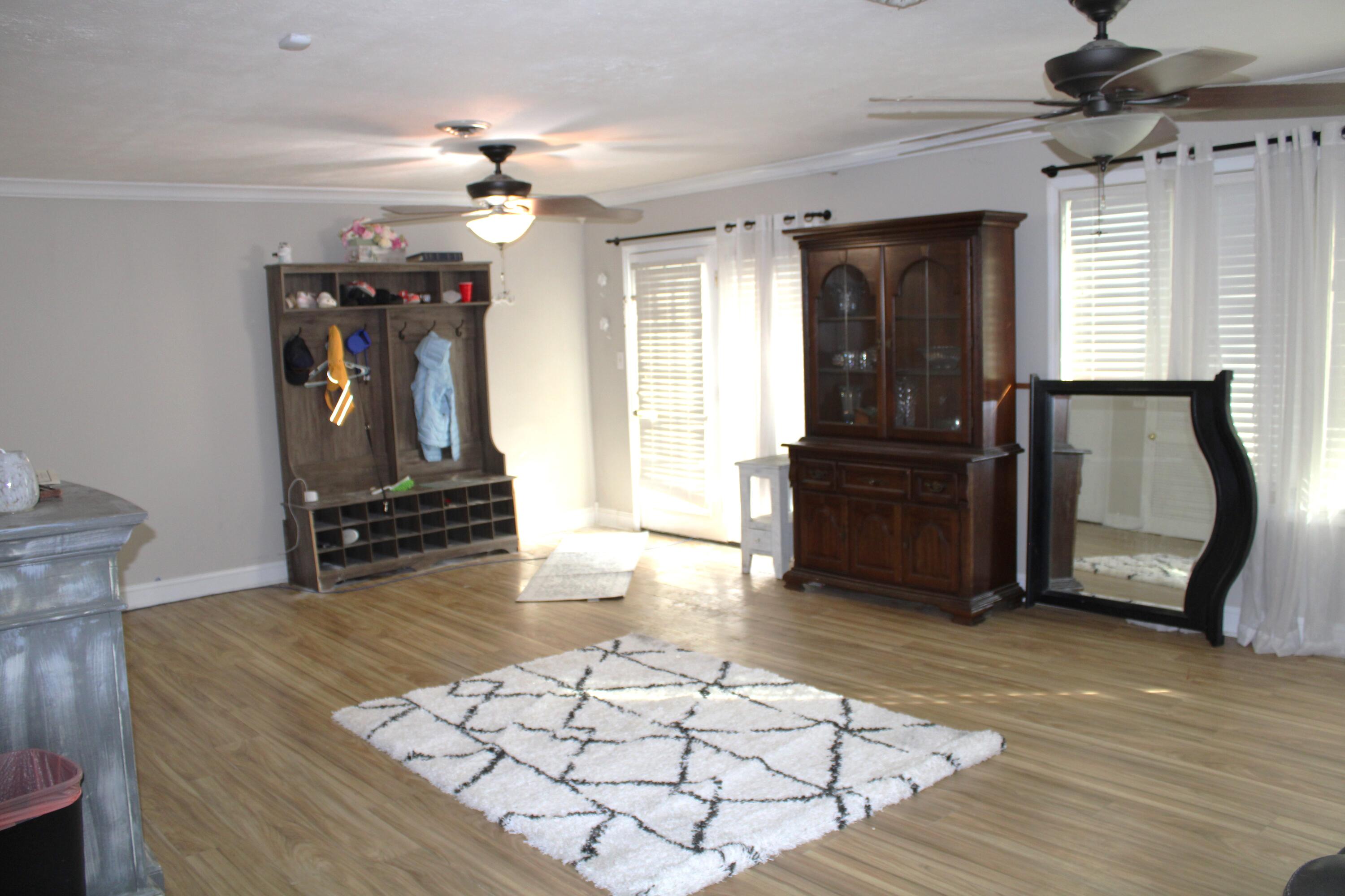 460 Combs Circle Property Photo 9