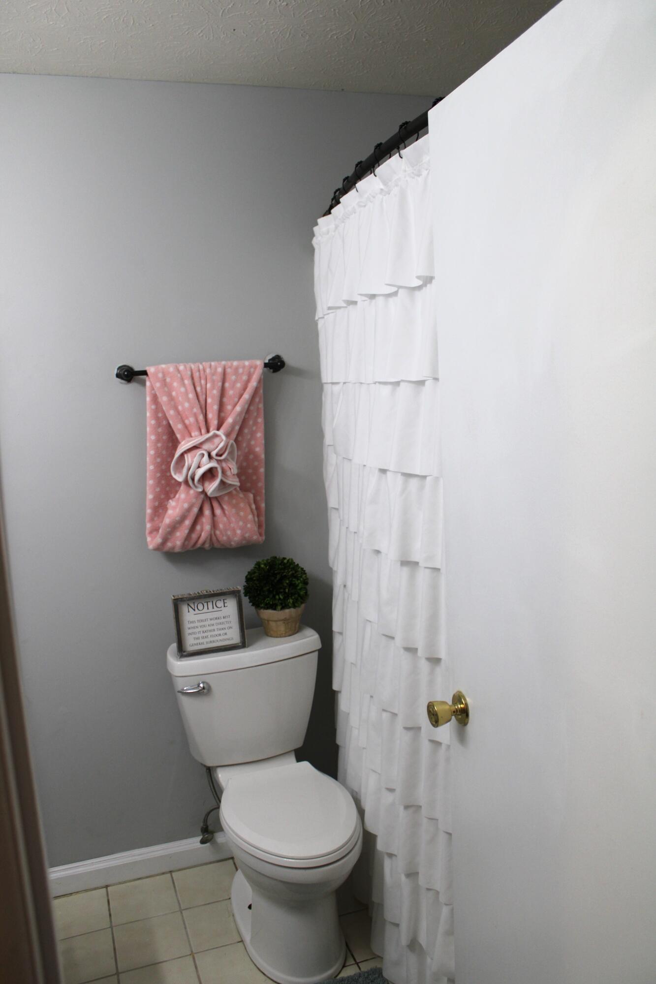 460 Combs Circle Property Photo 17