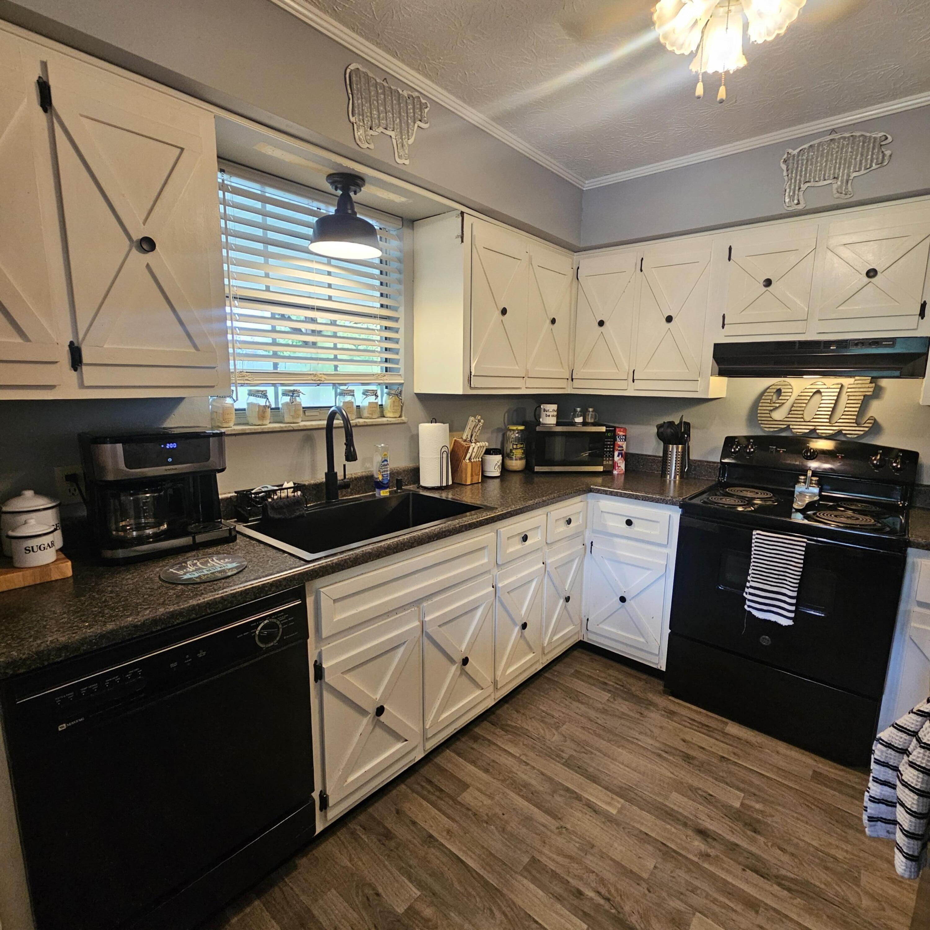 46 Skinner Lane Property Photo 6