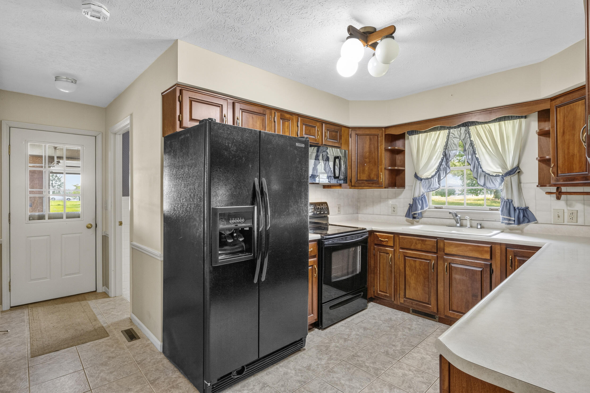 4185 Van Thompson Road Property Photo 13