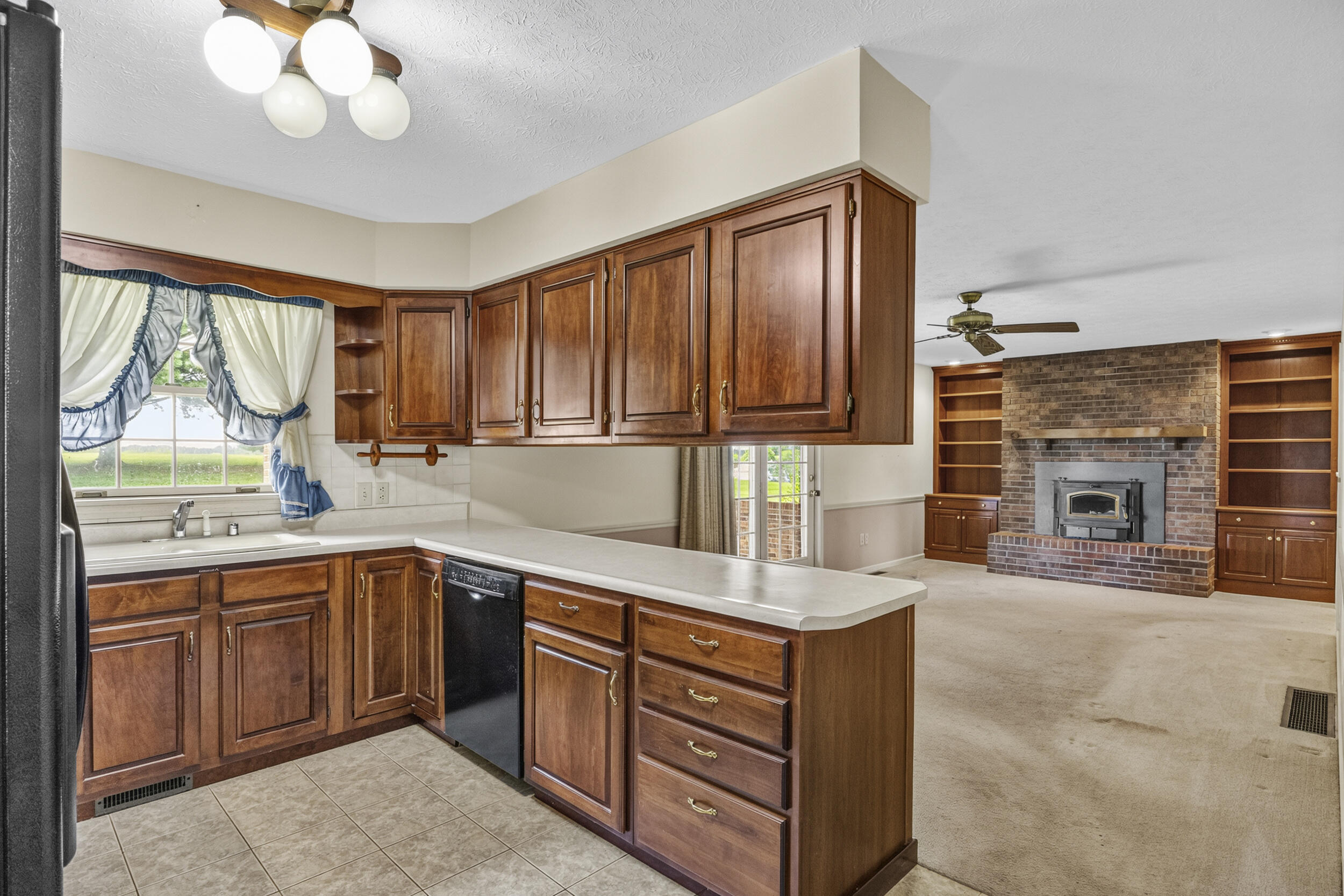4185 Van Thompson Road Property Photo 14