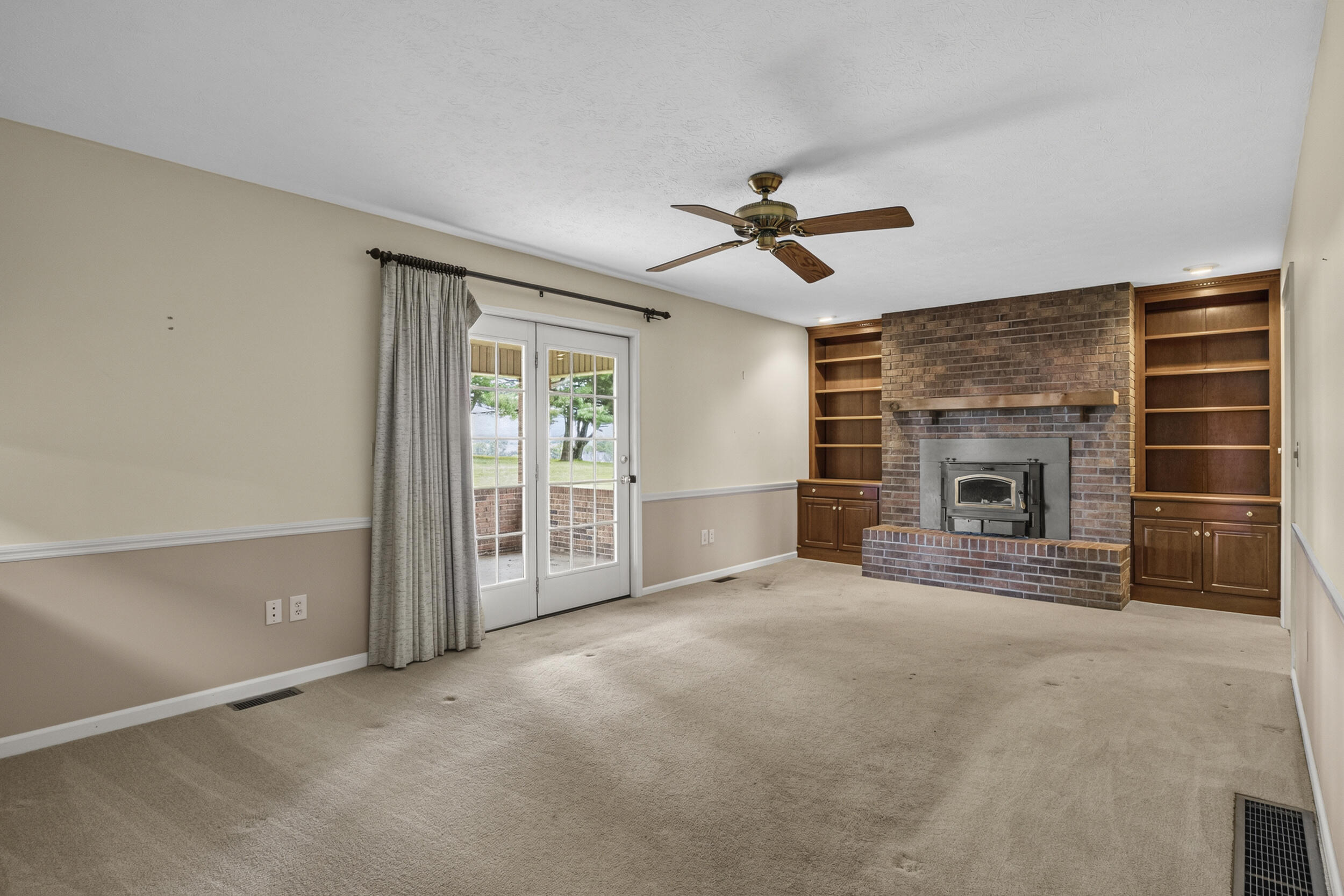 4185 Van Thompson Road Property Photo 16