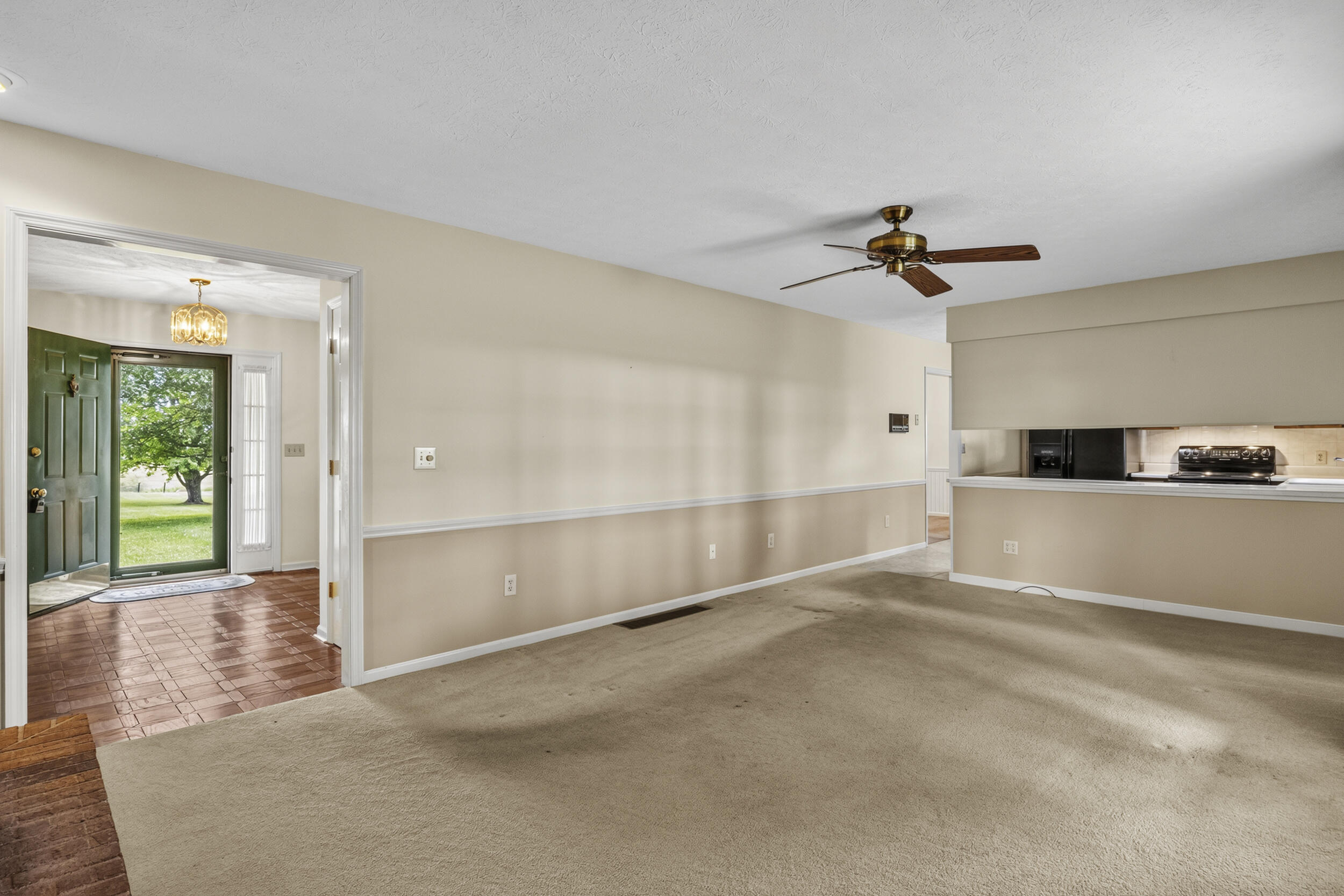 4185 Van Thompson Road Property Photo 17