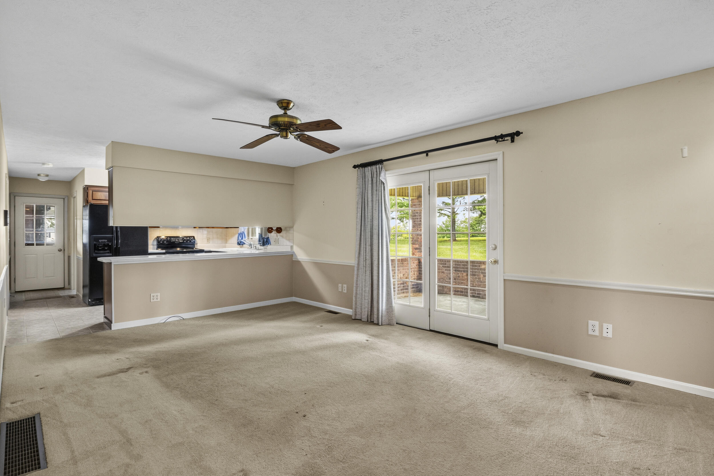 4185 Van Thompson Road Property Photo 18
