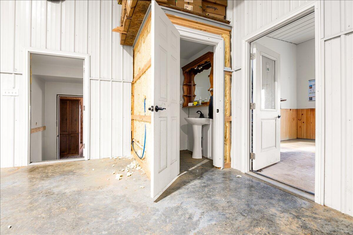 227 Callihan Road Property Photo 15