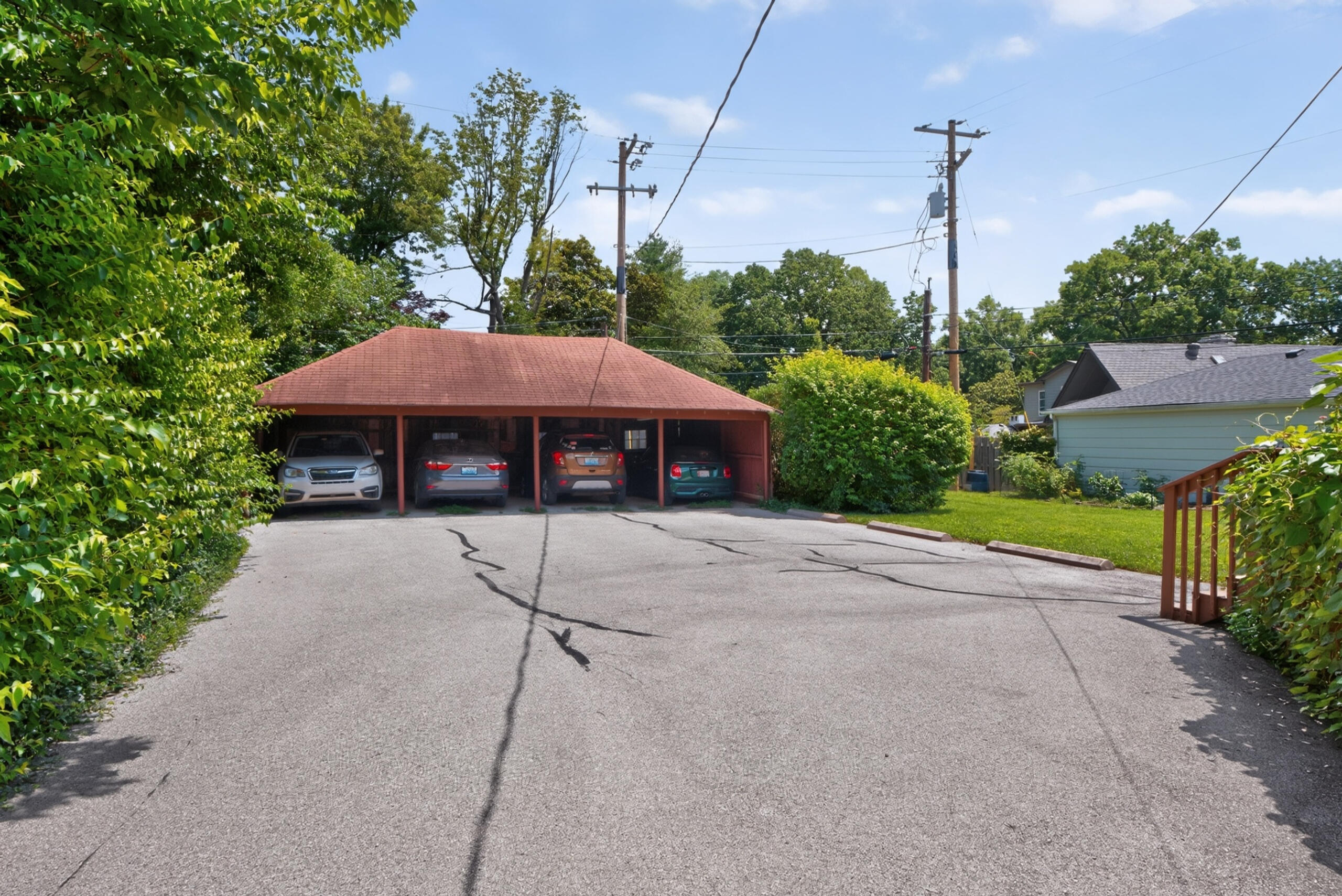 1515 Fontaine Road Property Photo 11