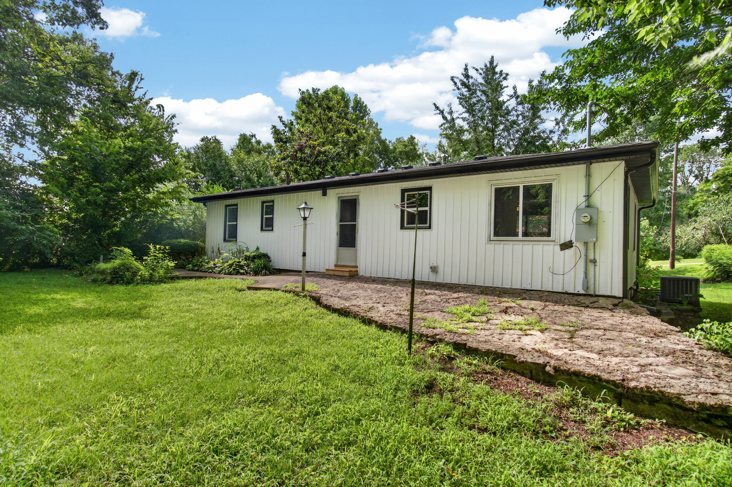 703 East Drive Property Photo 6