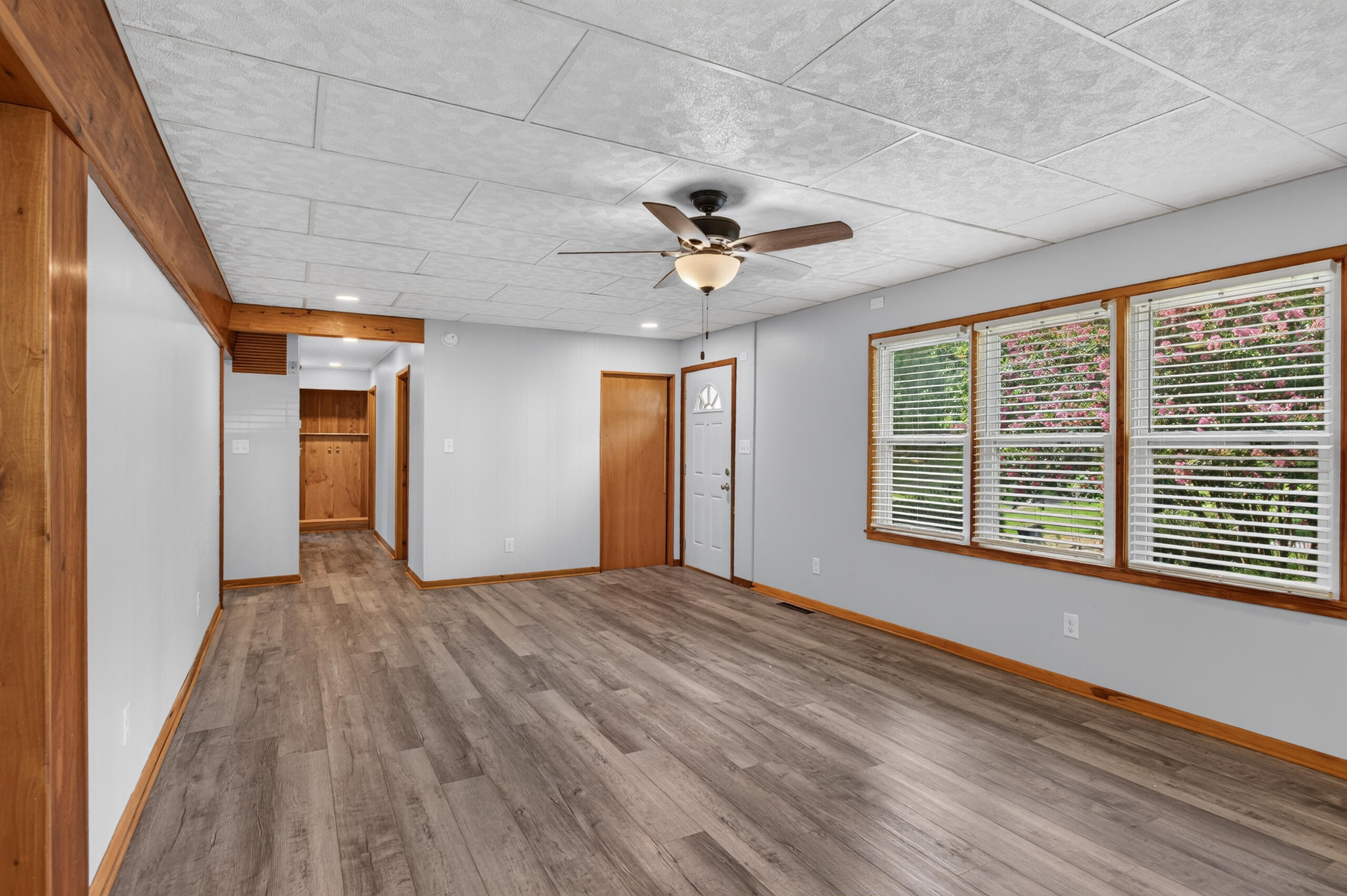 703 East Drive Property Photo 11