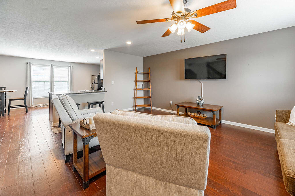 2359 Aristocracy Circle Property Photo 3