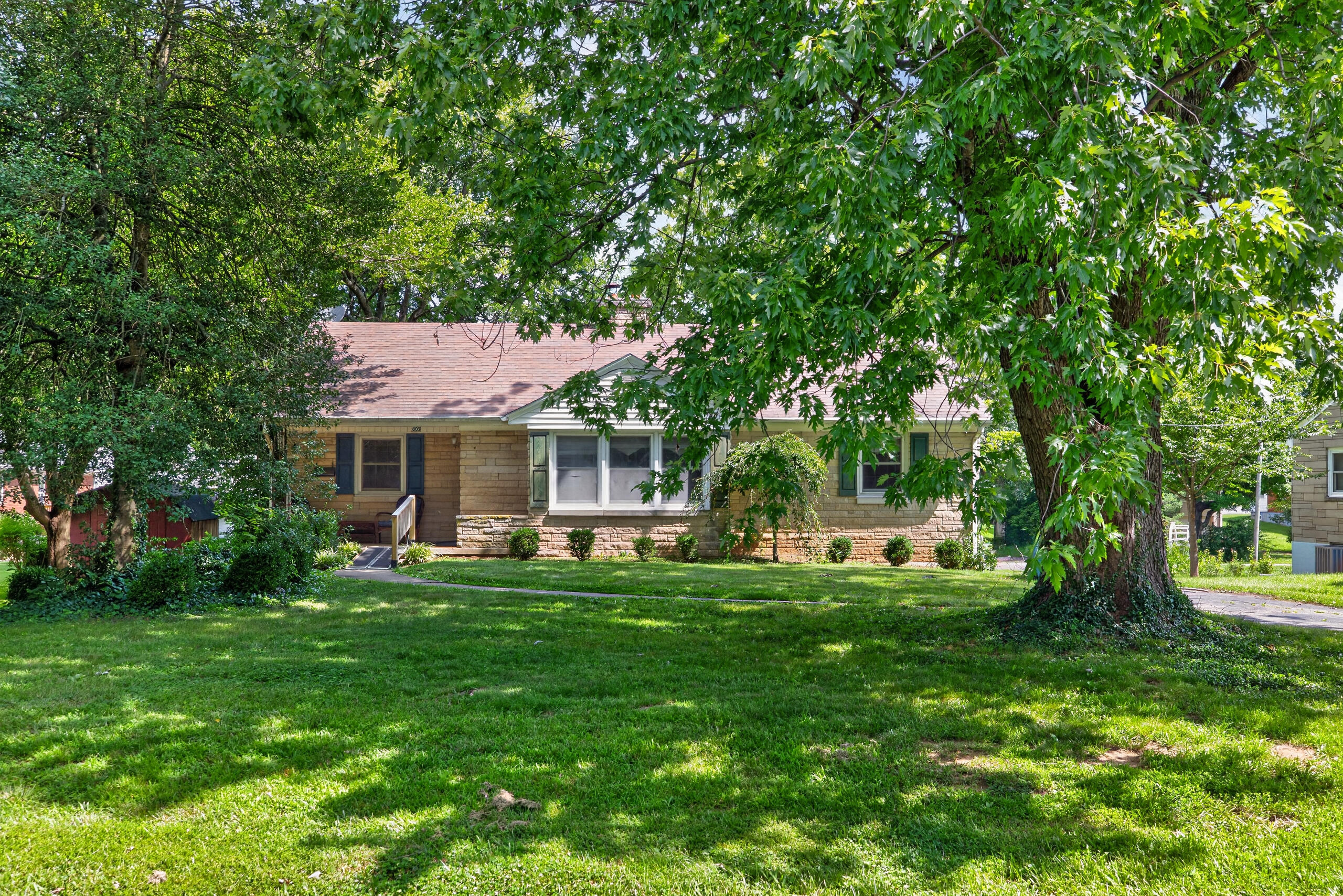 805 Sunset Drive
