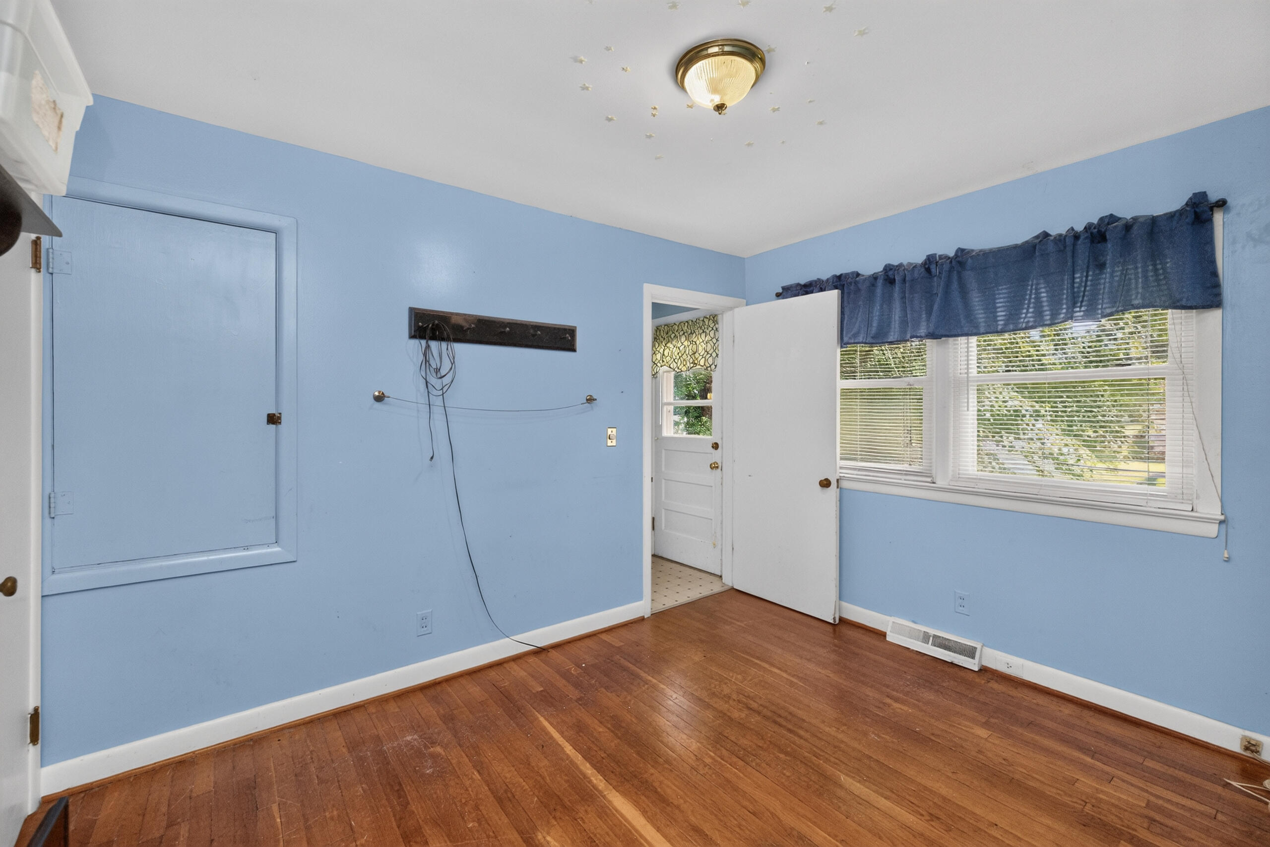 805 Sunset Drive Property Photo 6