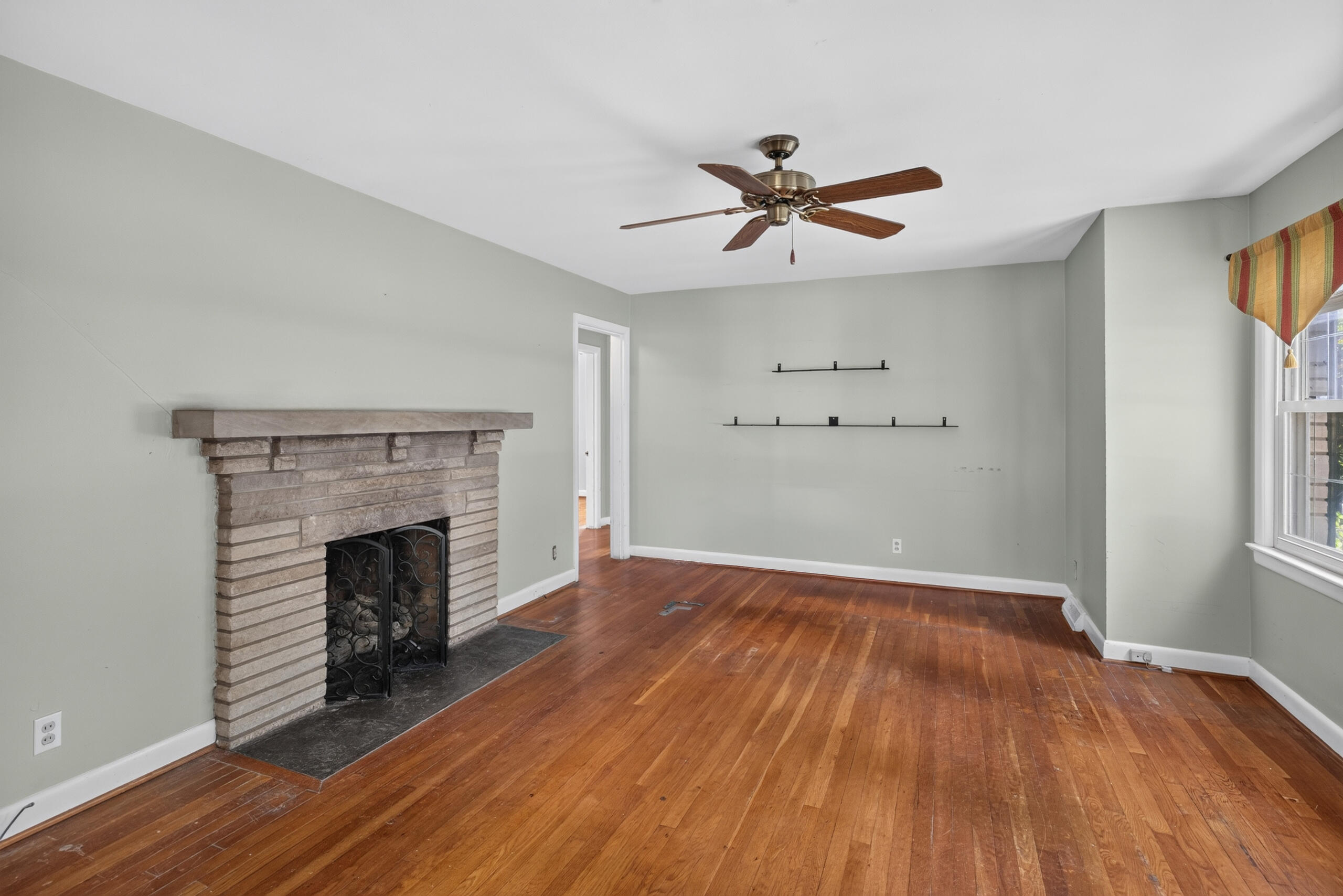 805 Sunset Drive Property Photo 14
