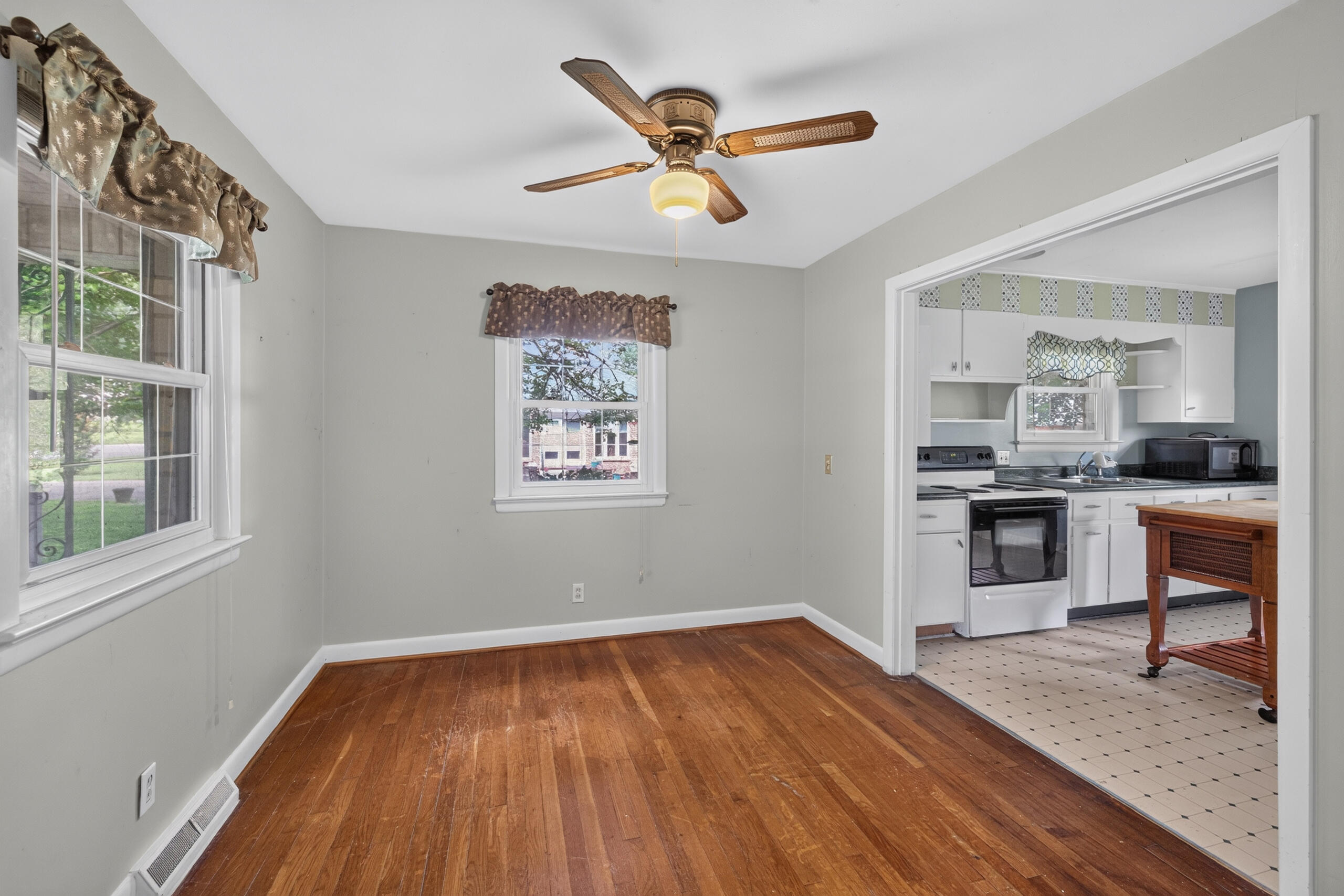 805 Sunset Drive Property Photo 17