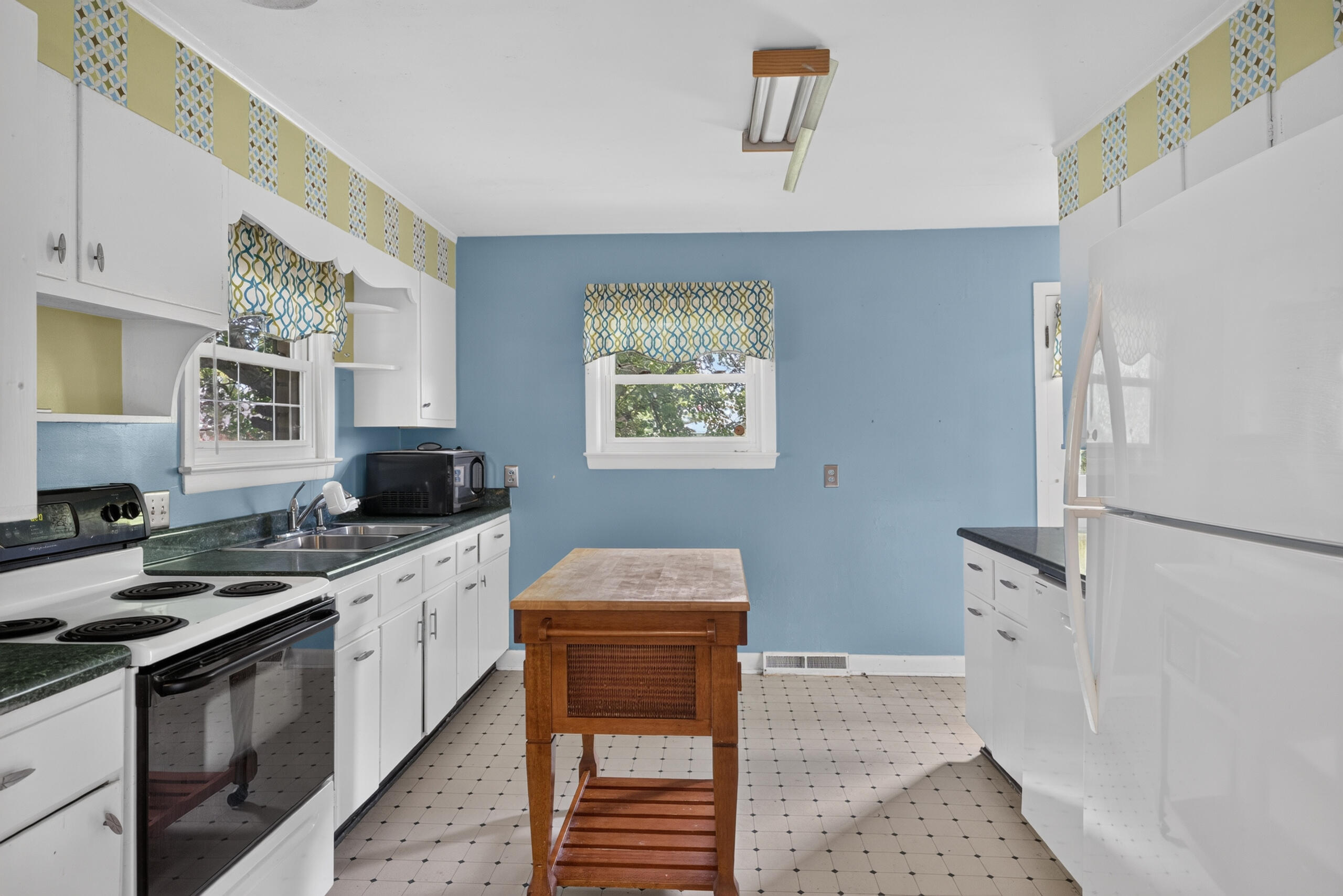 805 Sunset Drive Property Photo 19