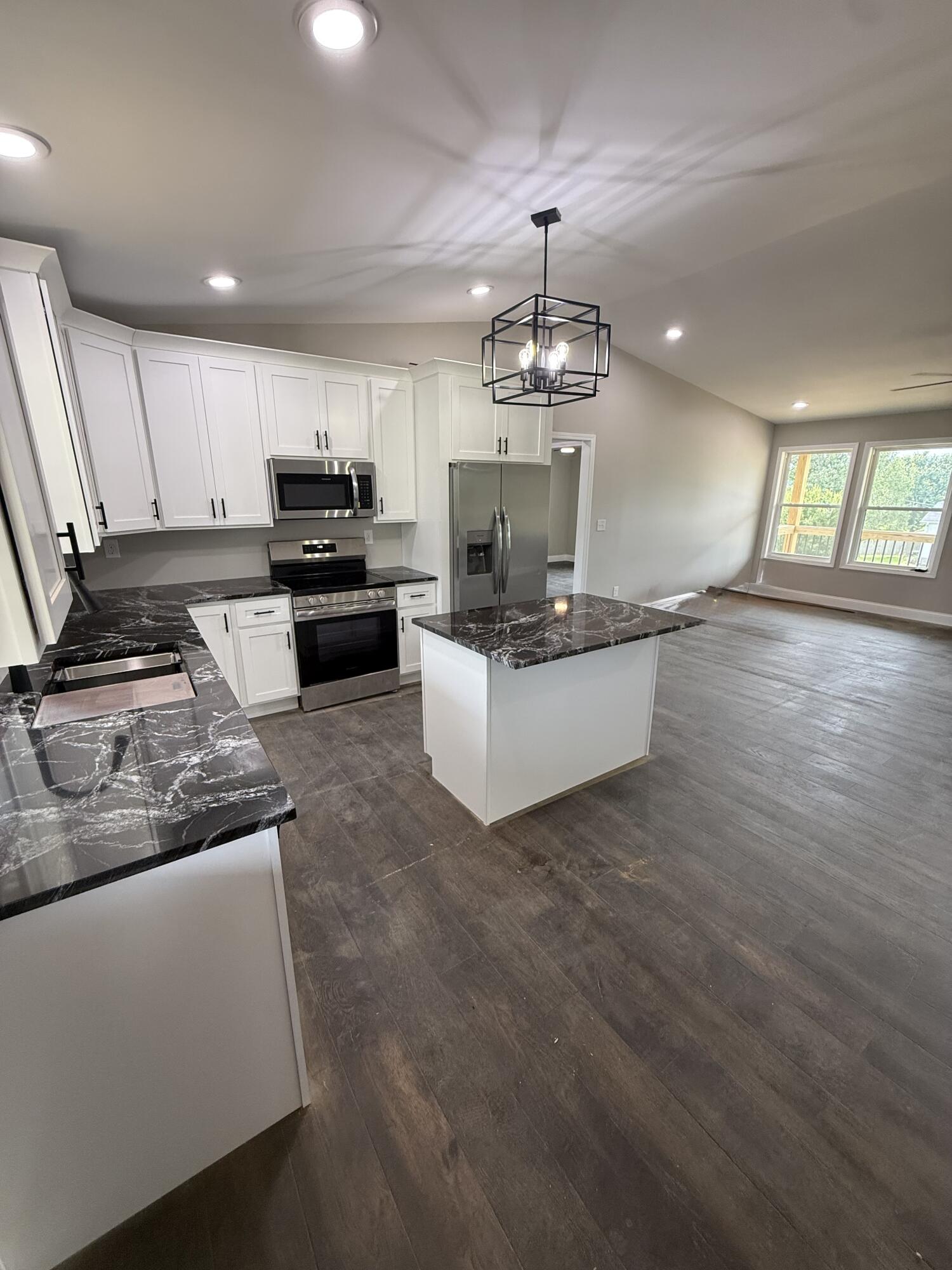 170 Amber Court Property Photo 6