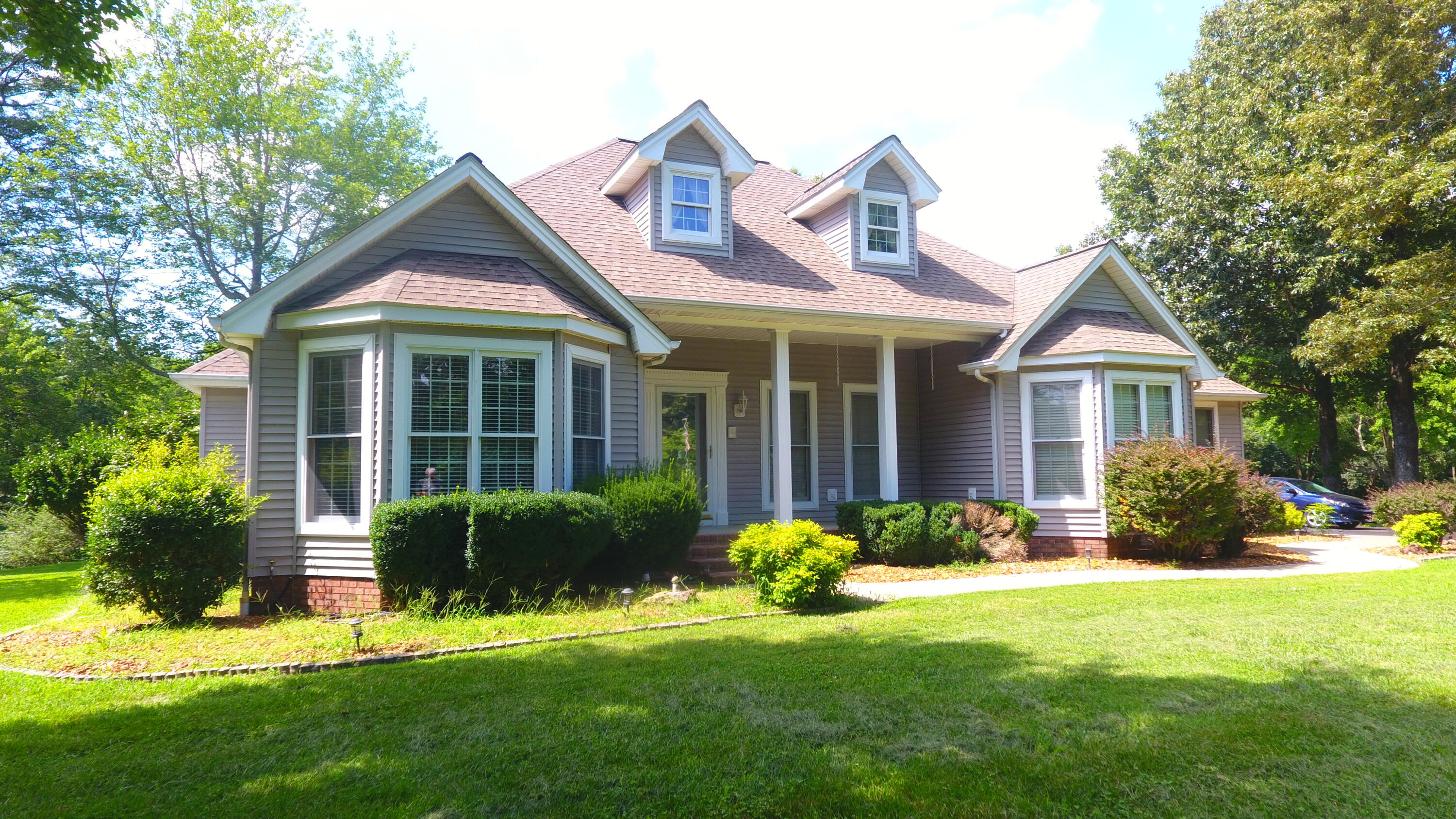 5650 Warrendale Drive Property Photo 4