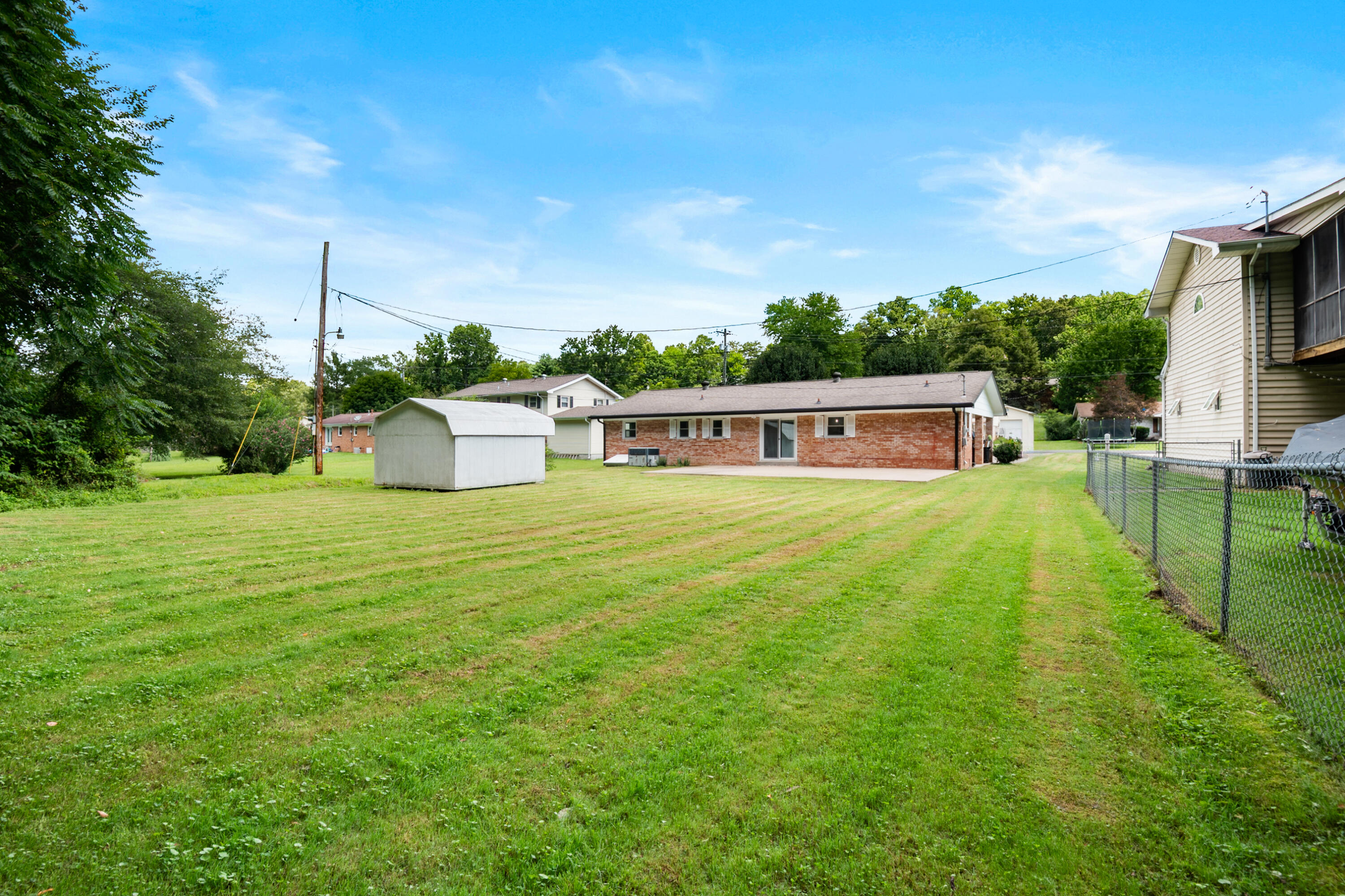 660 Oaklawn Circle Property Photo 6
