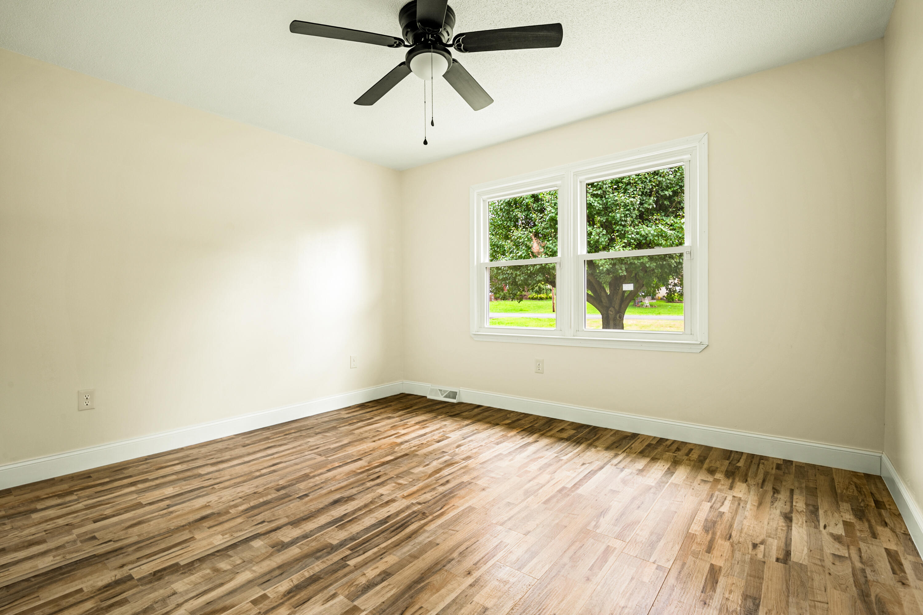 660 Oaklawn Circle Property Photo 31
