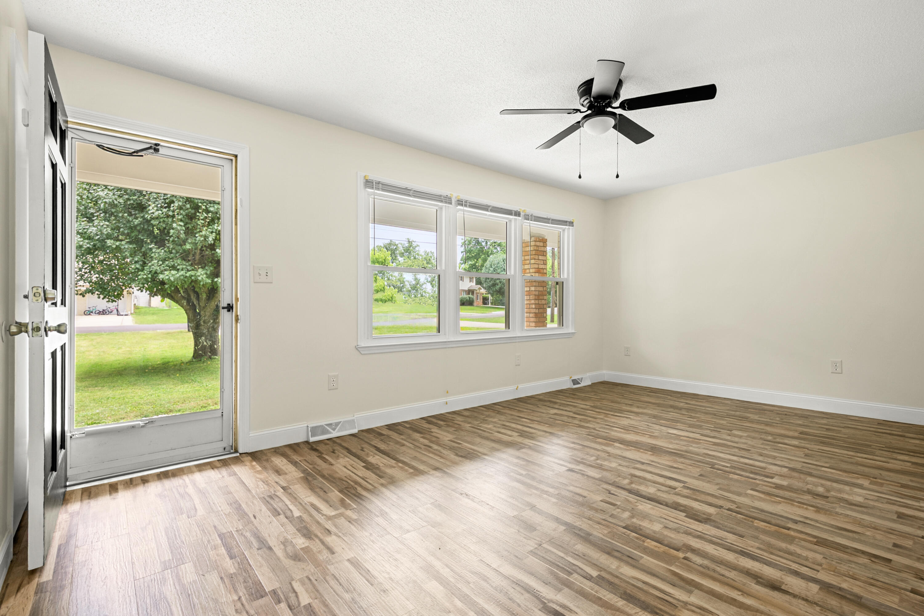 660 Oaklawn Circle Property Photo 34