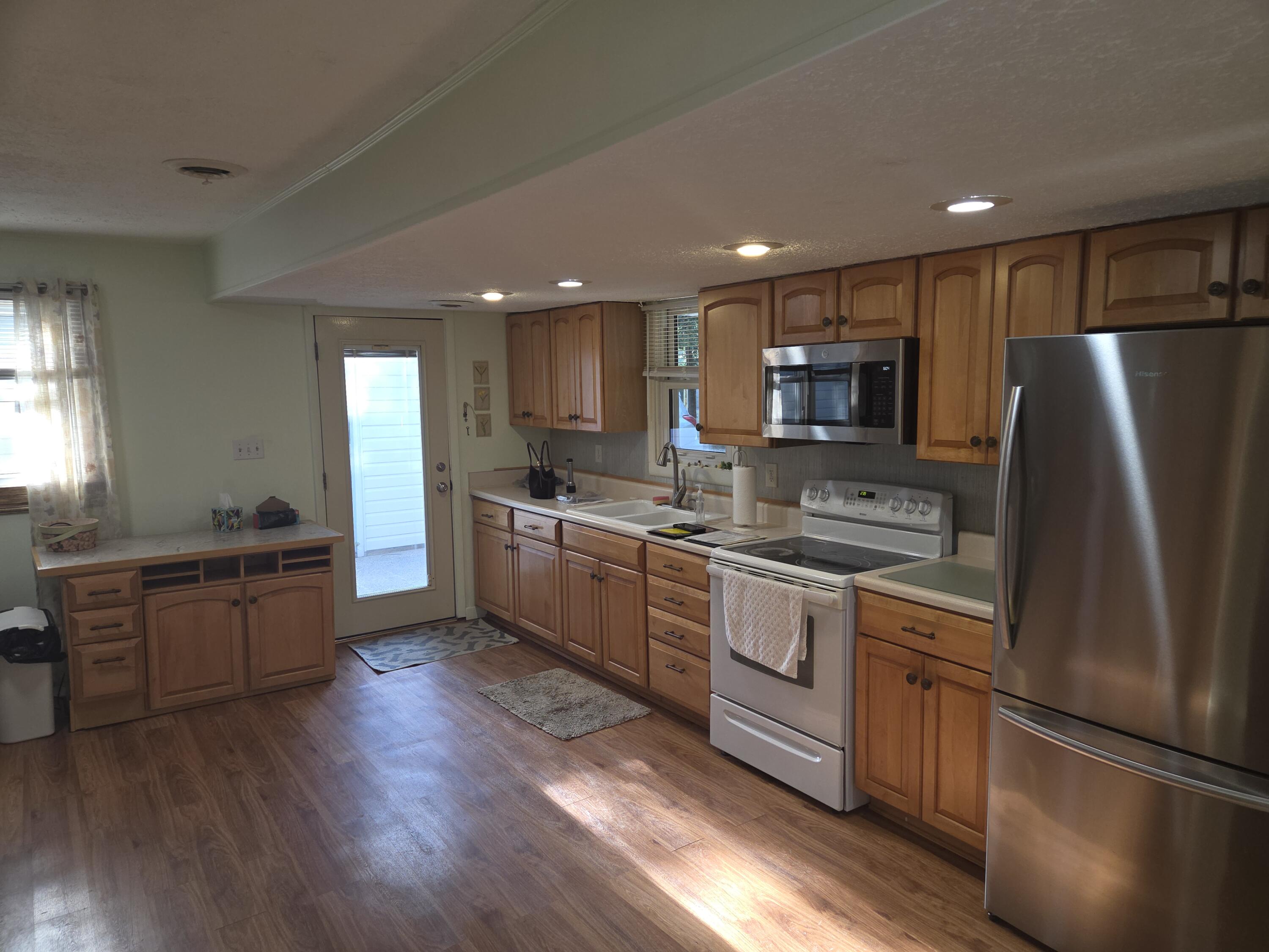 8810 Moore Road Property Photo 5