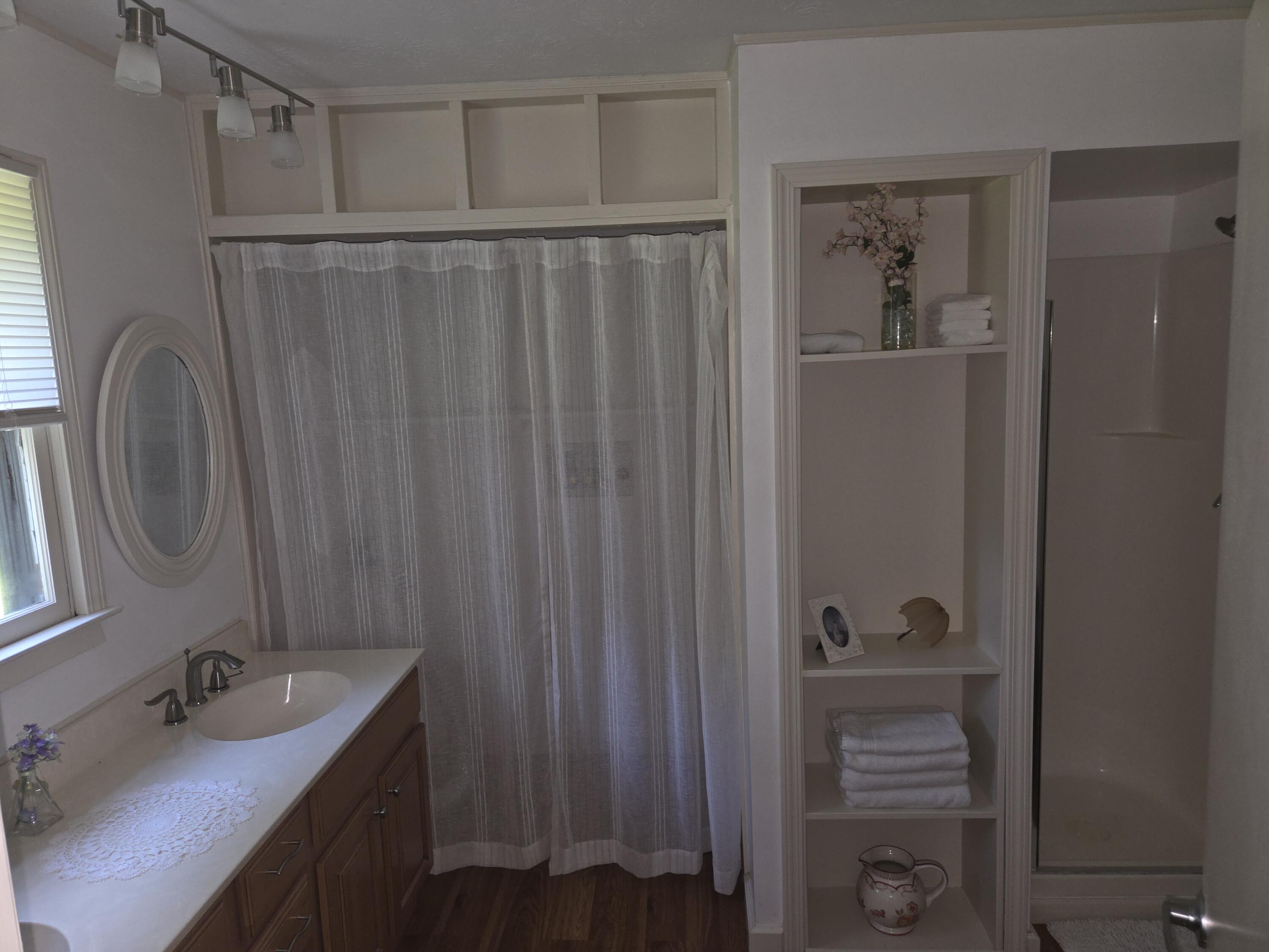 8810 Moore Road Property Photo 10