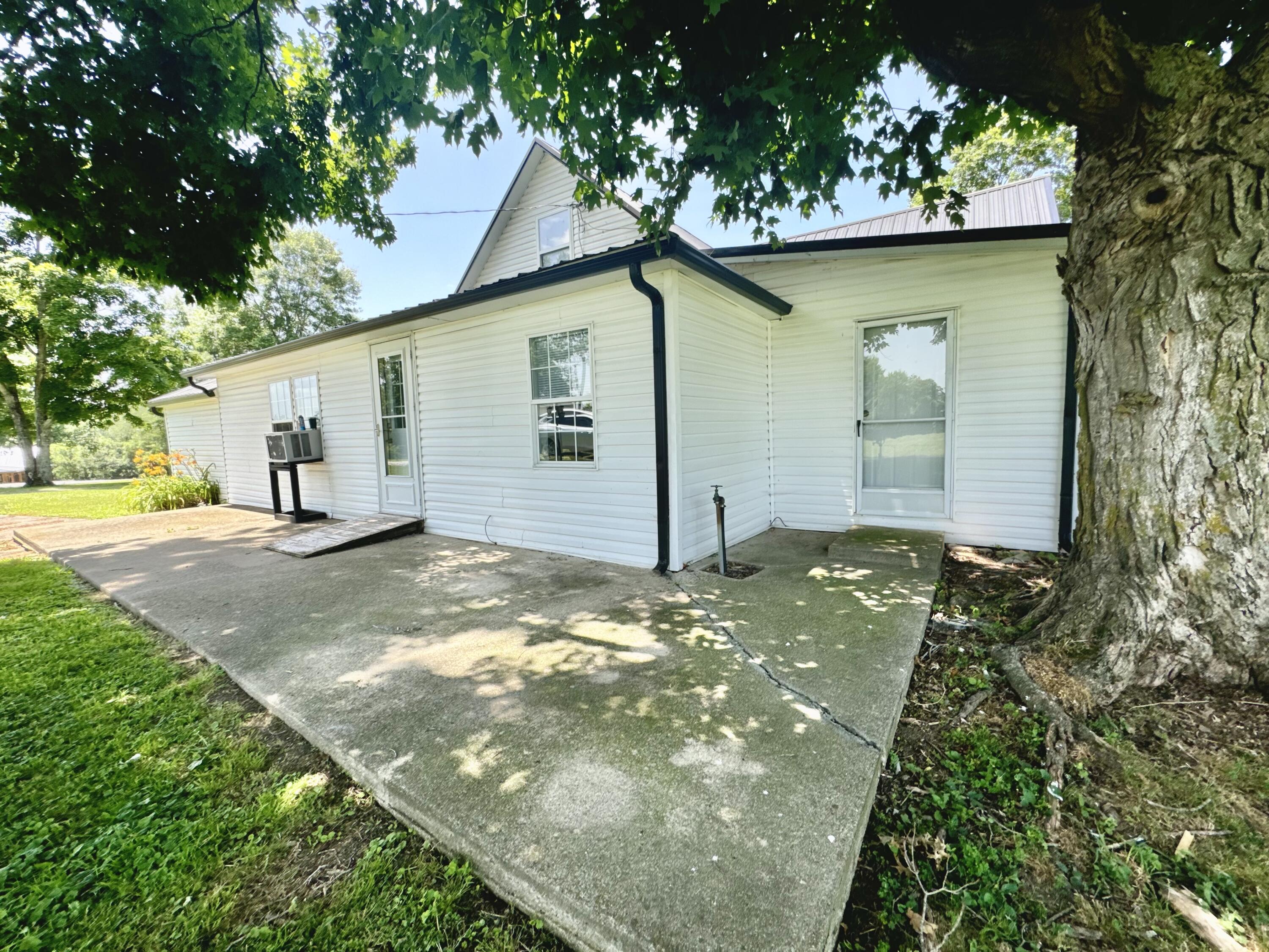 10861 Ky-57 Property Photo 4