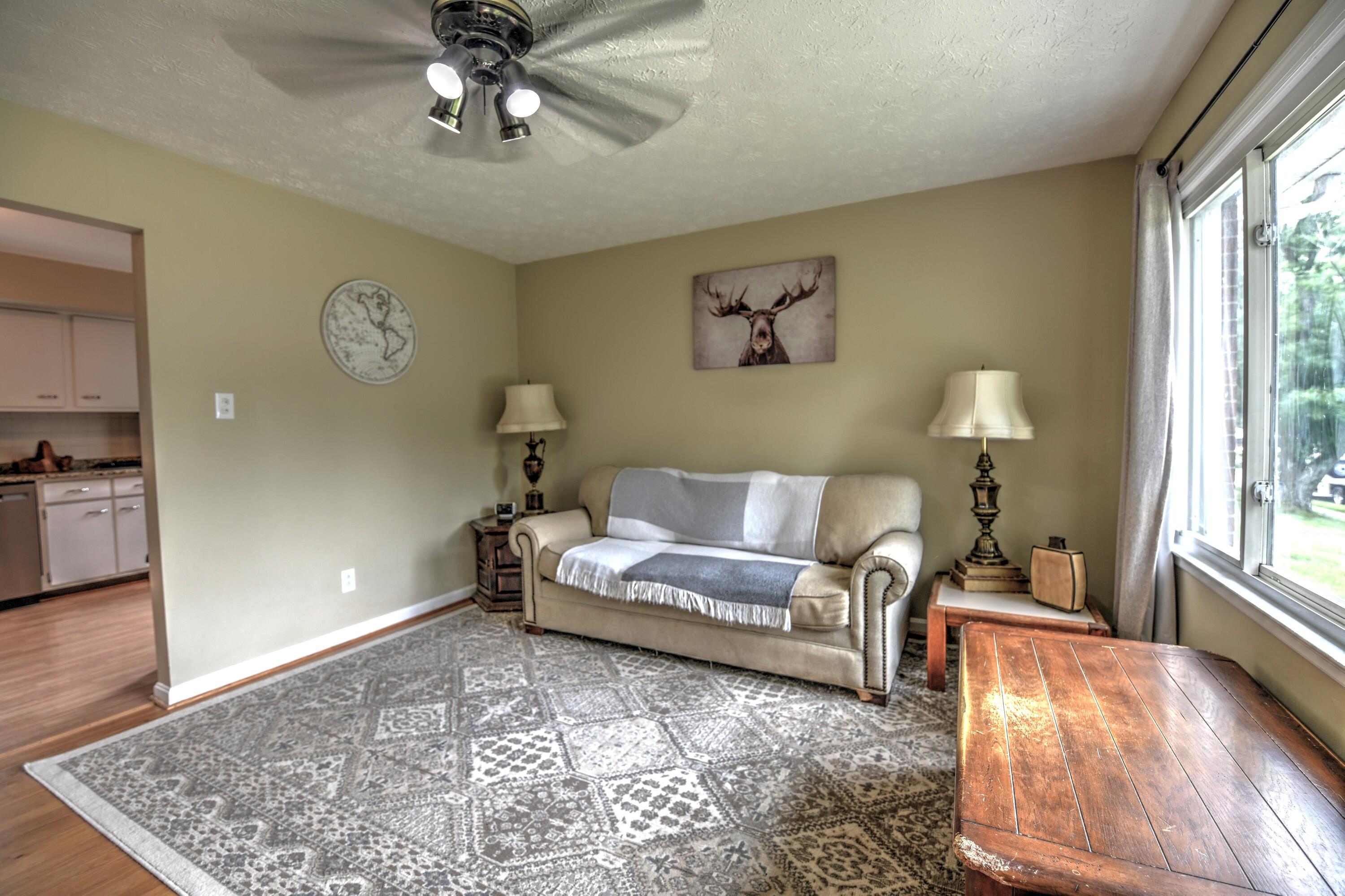 169 Manitoba Lane Property Photo 4