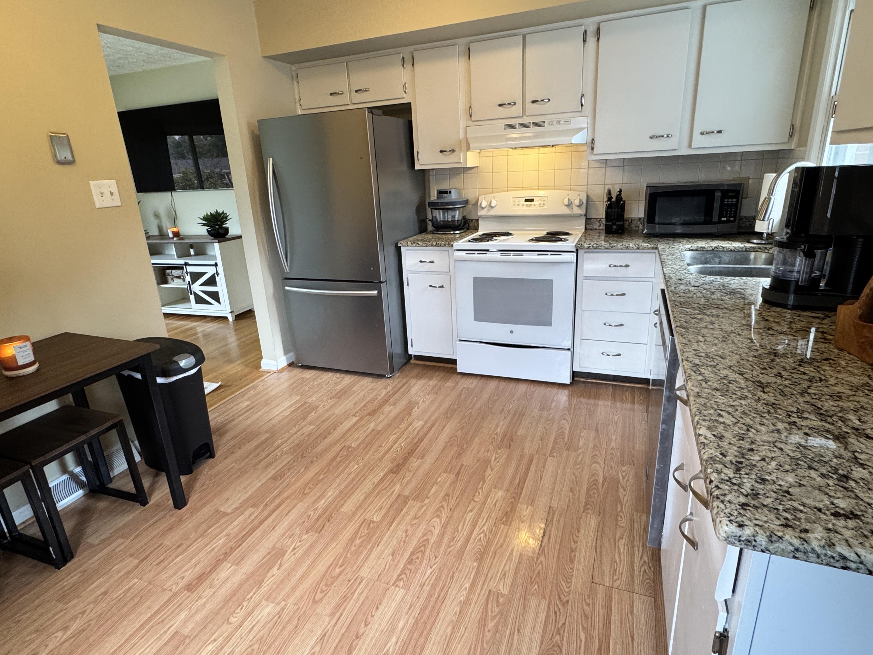 169 Manitoba Lane Property Photo 7