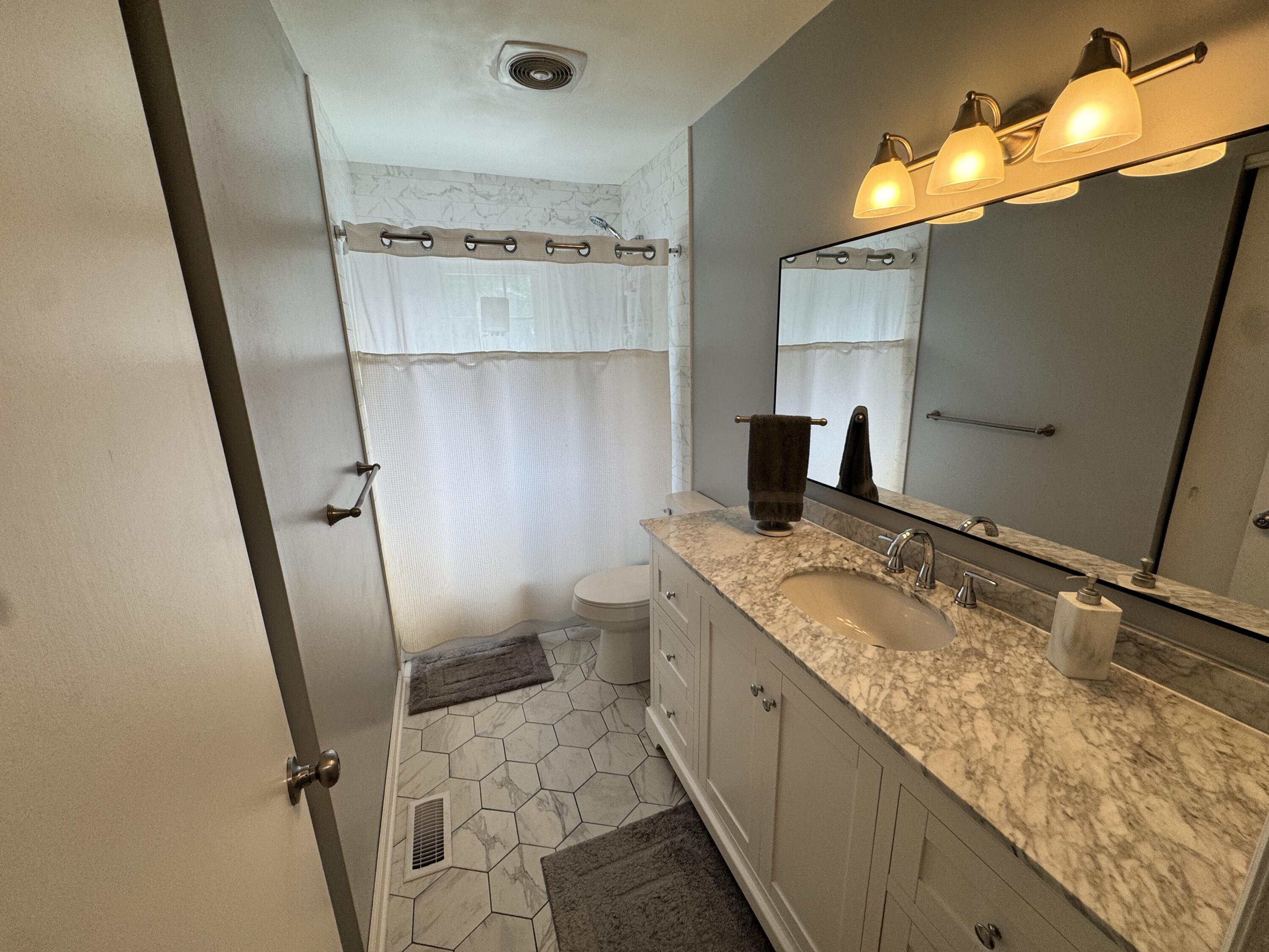 169 Manitoba Lane Property Photo 13
